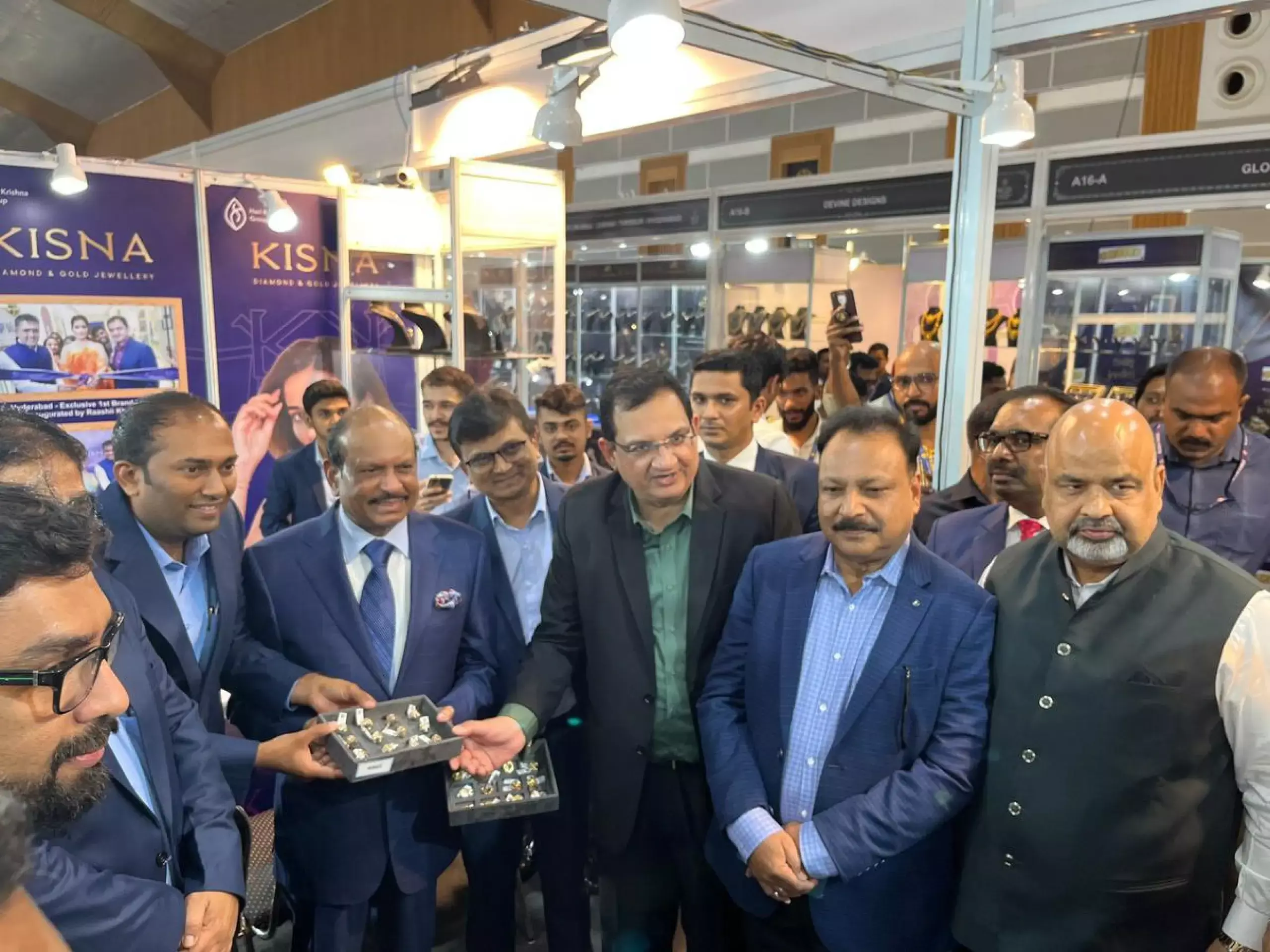 gem and jewelery fair begins in kochi