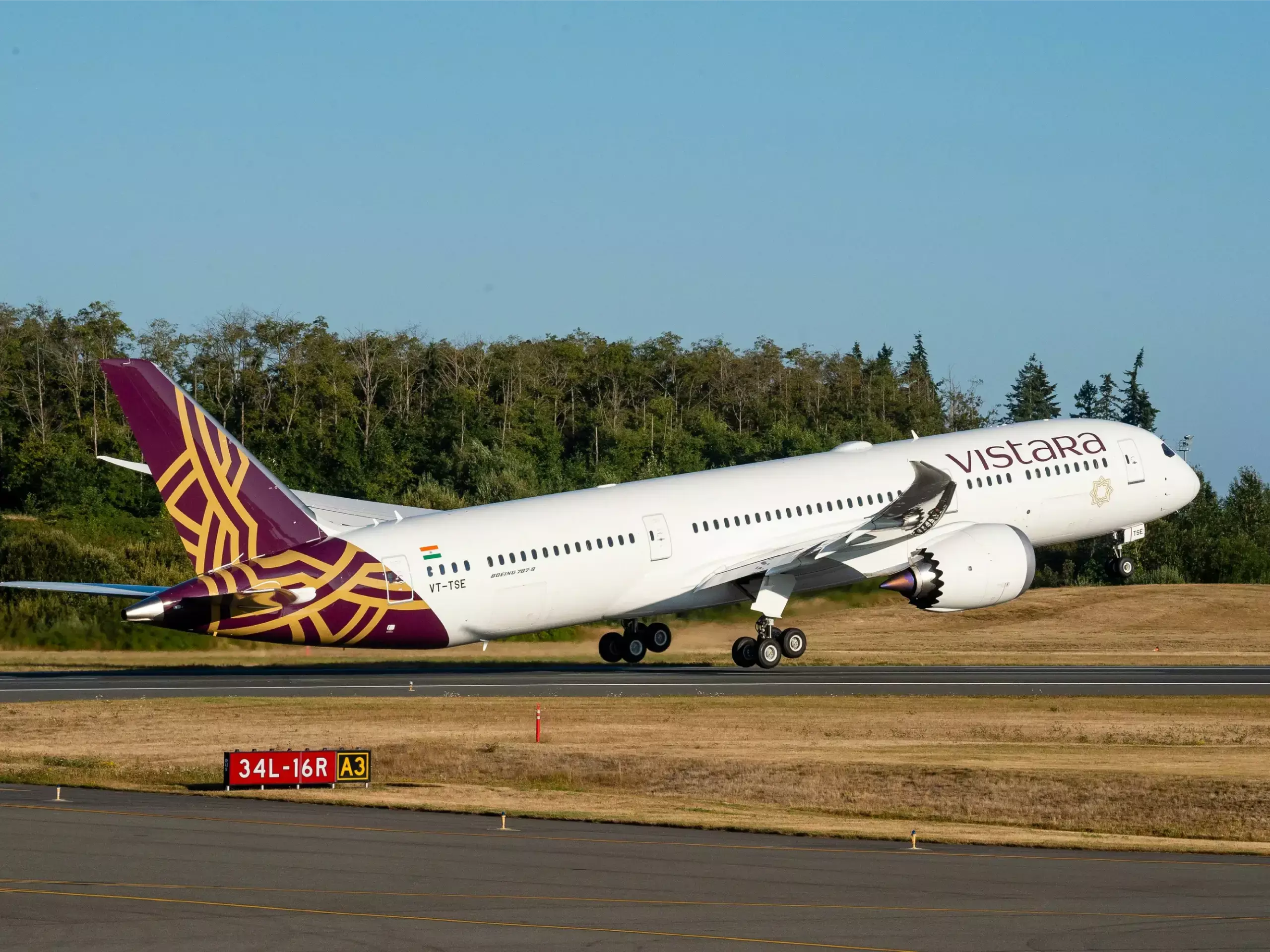 vistara airline services muscat