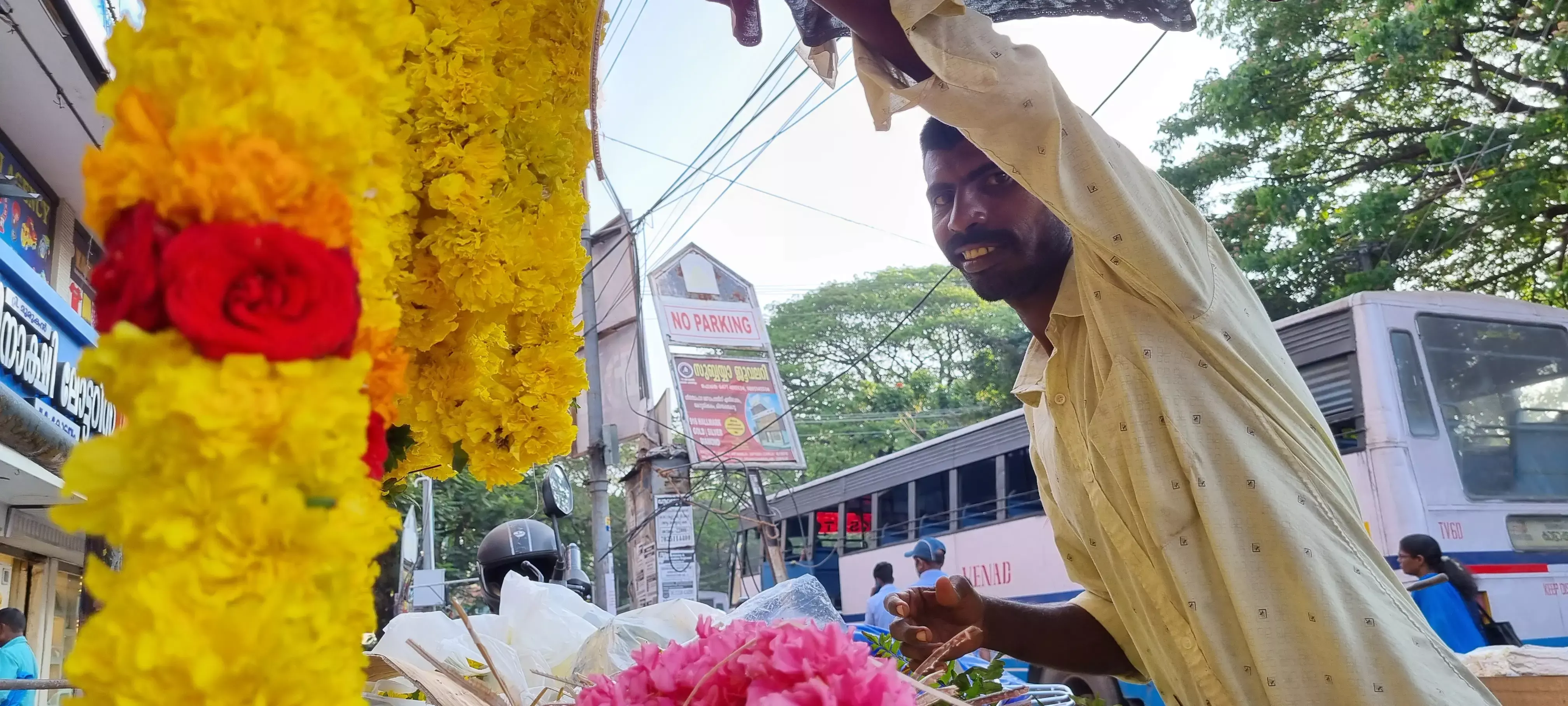 flower sale in kerala