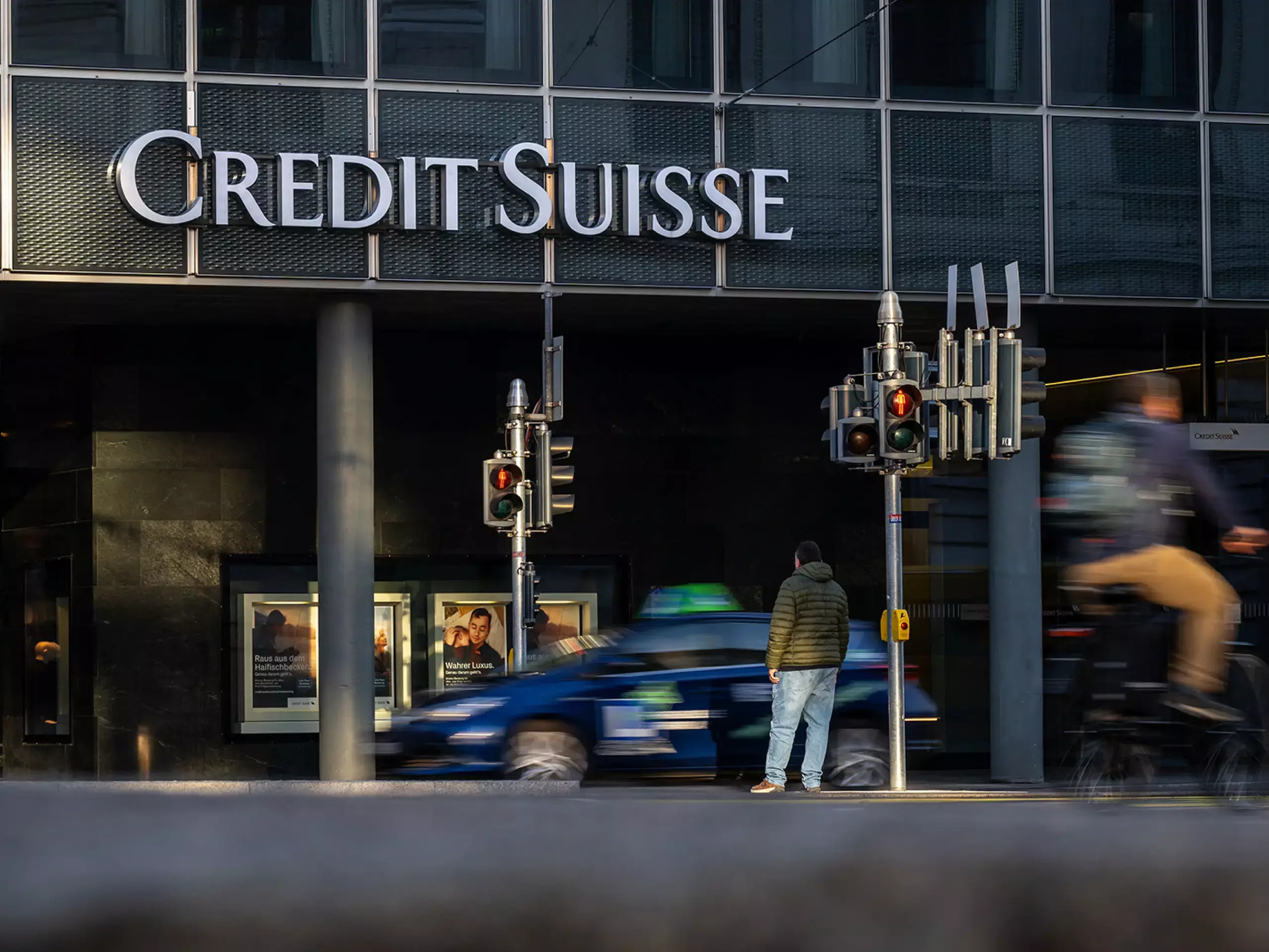 swiss bank credit suisse in crisis