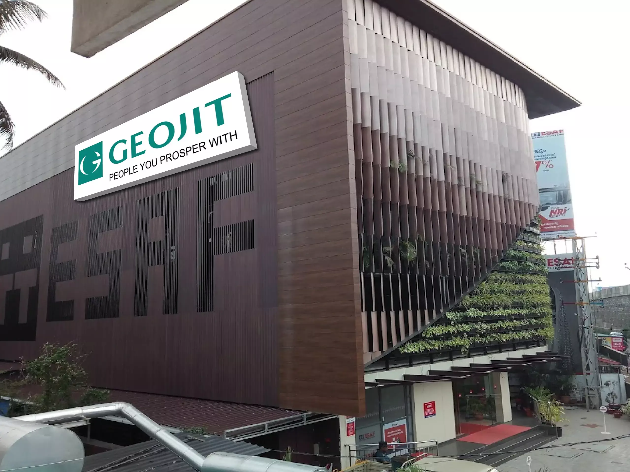 geojit with three-in-one account facility for esaf bank customers