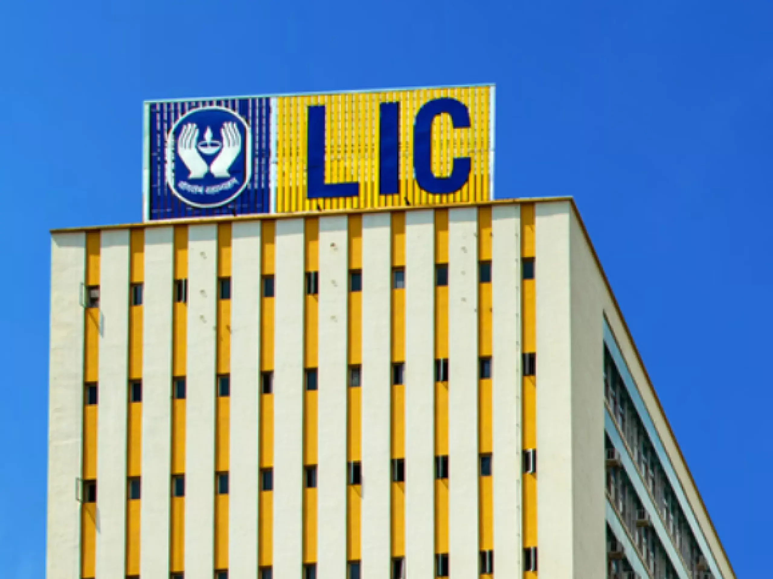 pc paikray chief risk officer and ratnakar is cio of lic