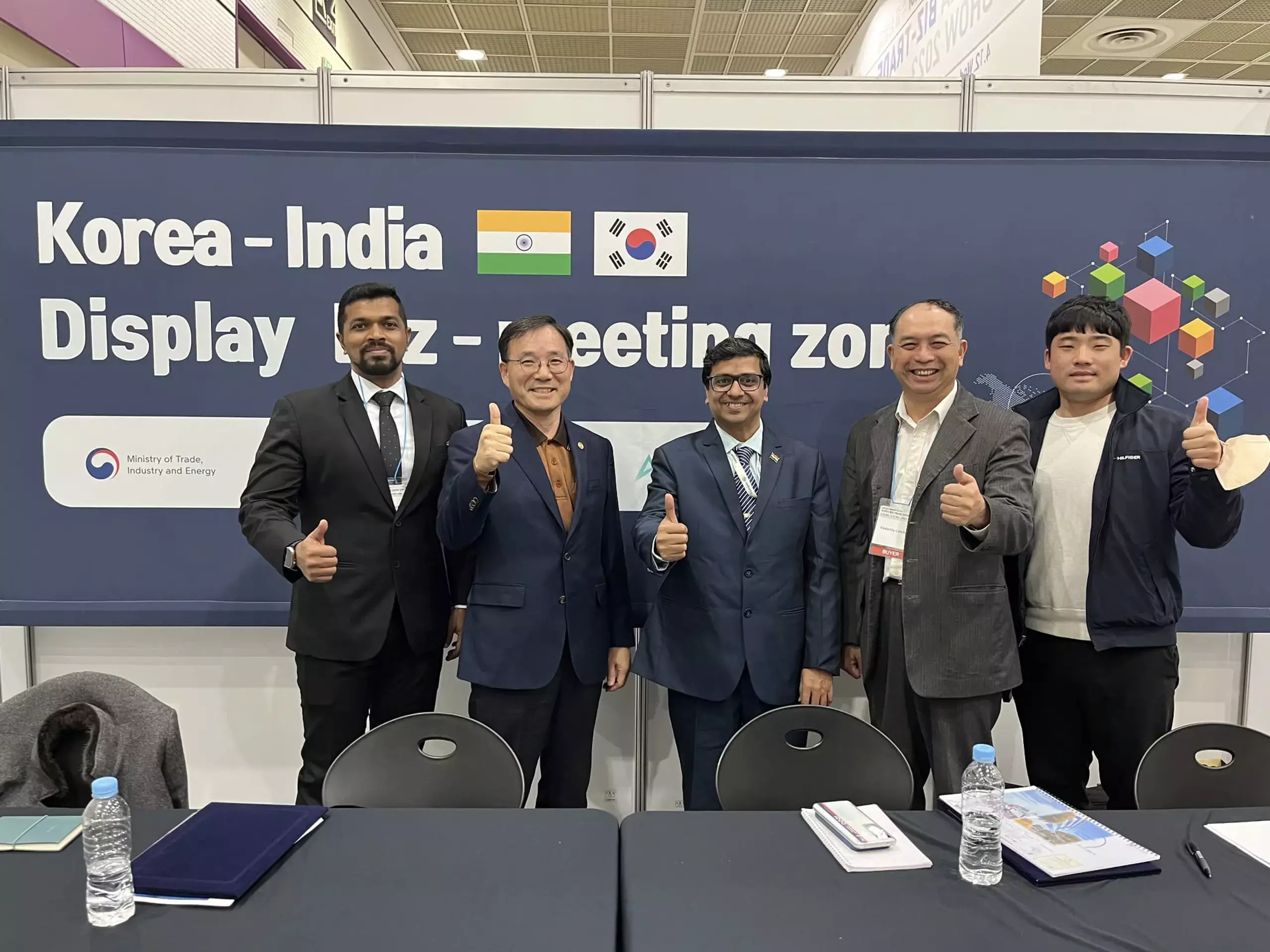 ഗുജറാത്തിൽ വൻ നിക്ഷേപത്തിന് കൊറിയൻ കമ്പനികളുമായി കൈകോർത്ത് വേദാന്ത