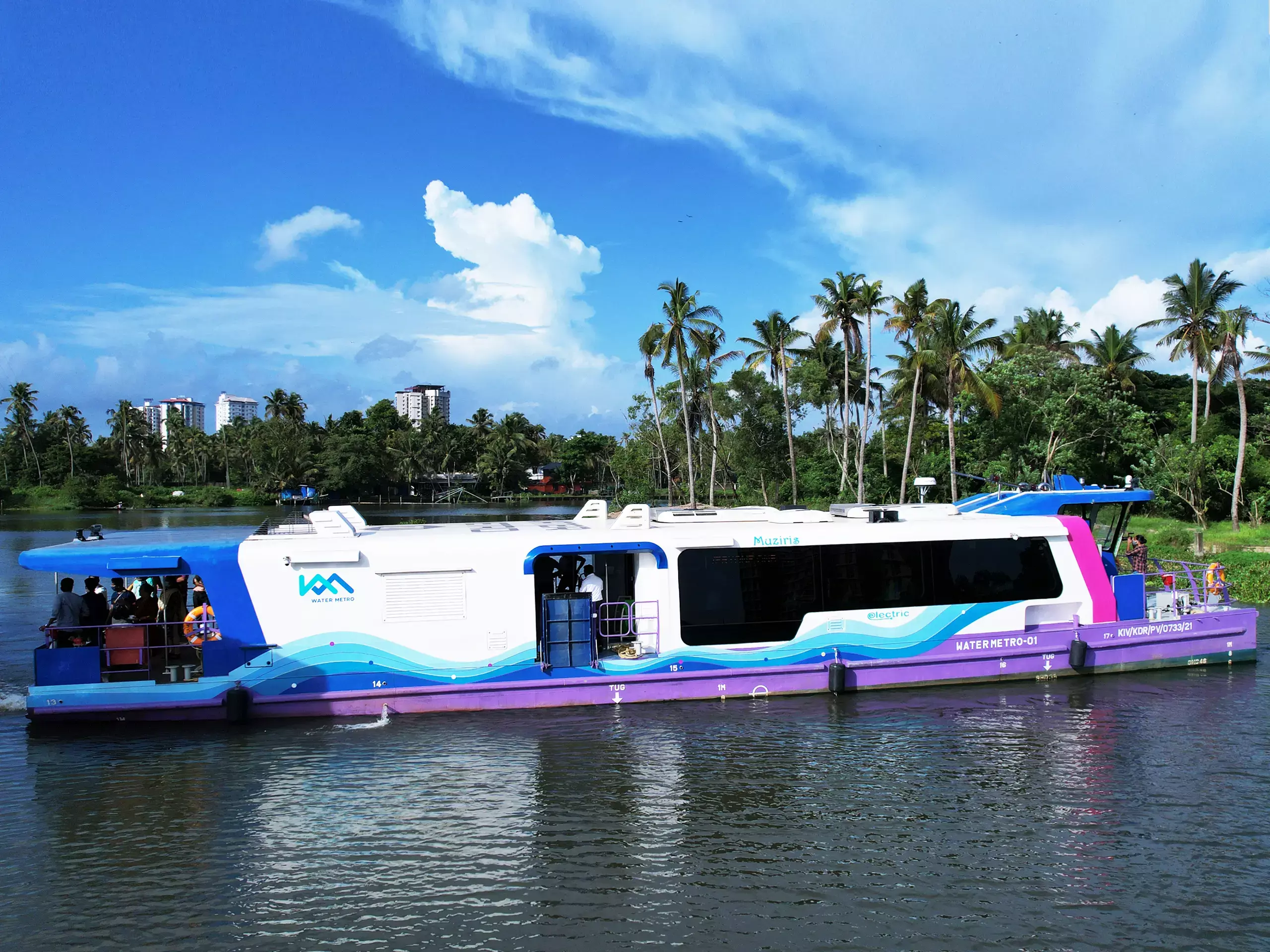 കൊച്ചിയുടെ ഗതാഗത മുഖച്ഛായ മാറ്റിയ വാട്ടര്‍ മെട്രോ; മൂന്ന് നാള്‍ക്കപ്പുറം നമുക്ക് സ്വന്തം