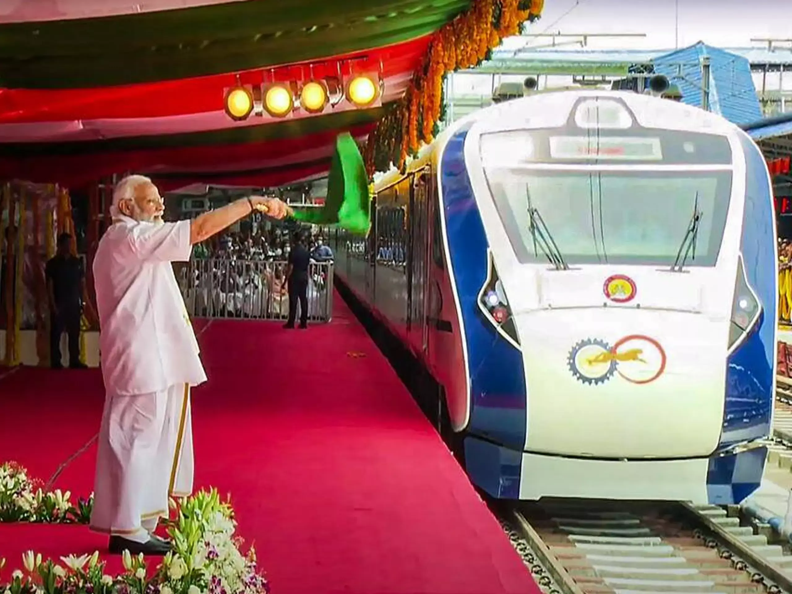 വന്ദേഭാരതിന് മോദിയുടെ പച്ചക്കൊടി, റെയില്‍വേയില്‍ കേരളത്തിന് 2033 കോടി