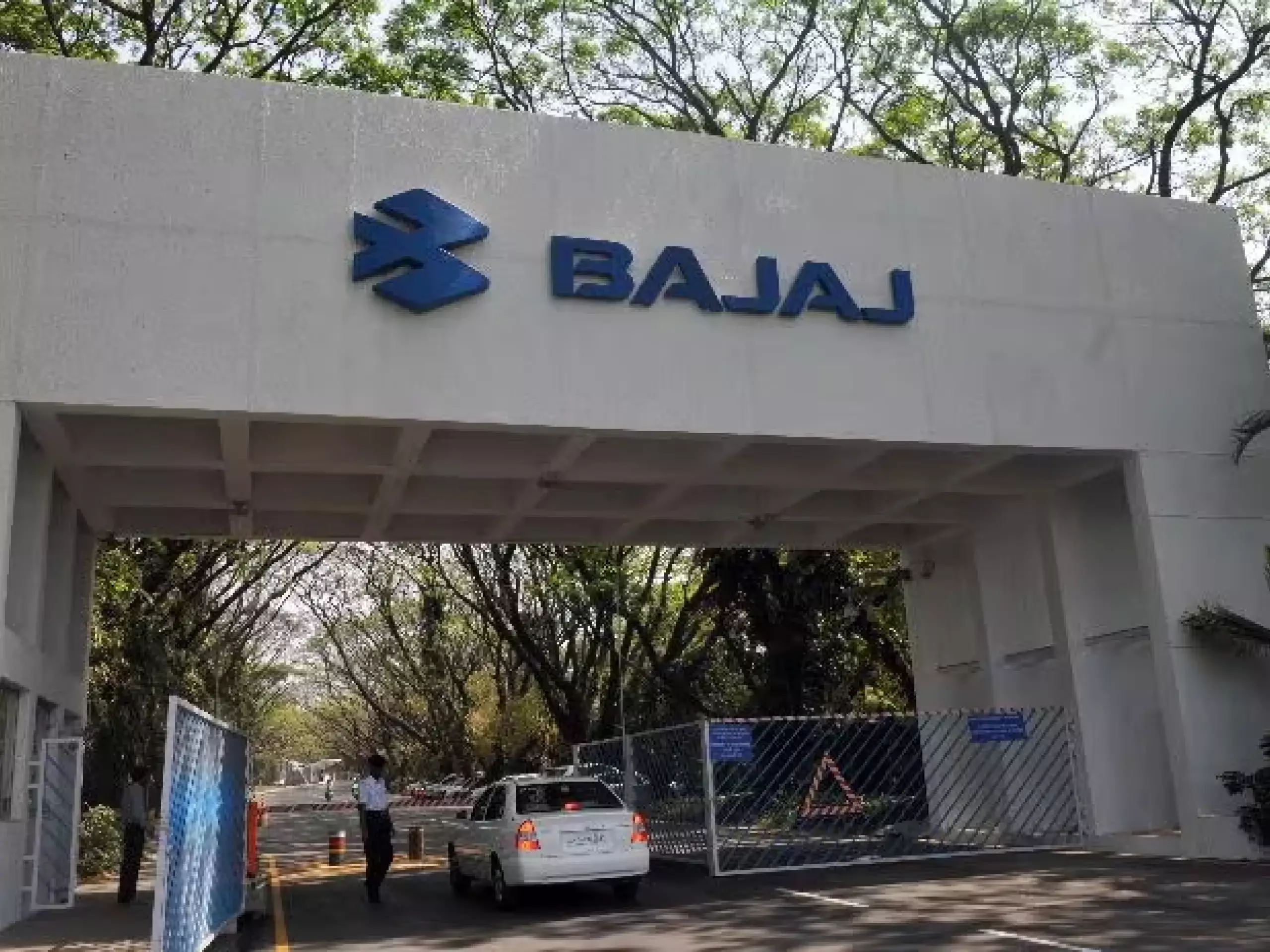 export failed bajaj auto loss