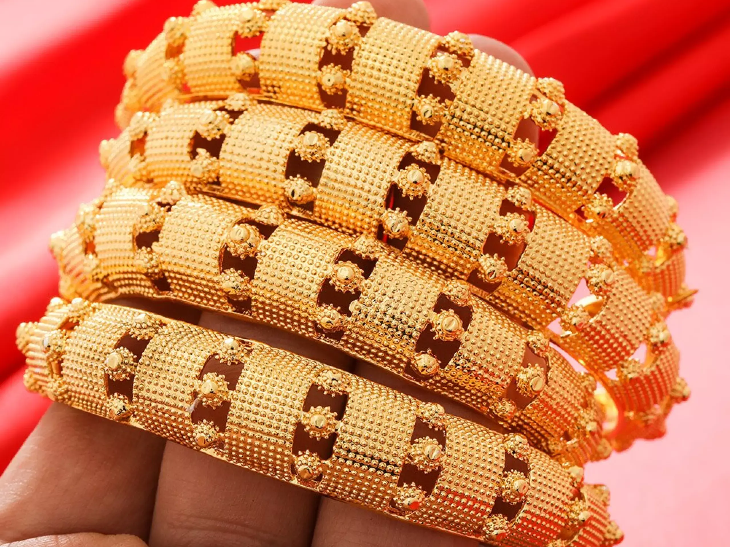 gold price cross record 45k