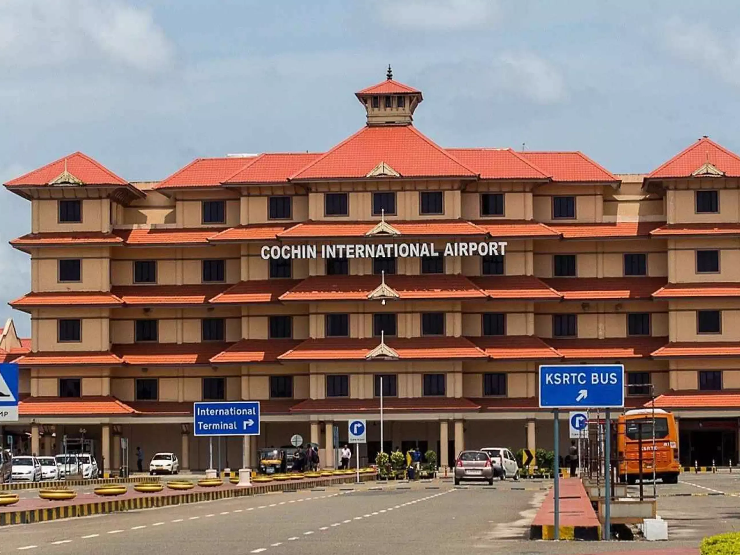 സിയാൽ റൈറ്റ്സ് ഇഷ്യൂ: യൂസഫലിയും സർക്കാരും ഓഹരി വിഹിതം കൂട്ടുമോ?