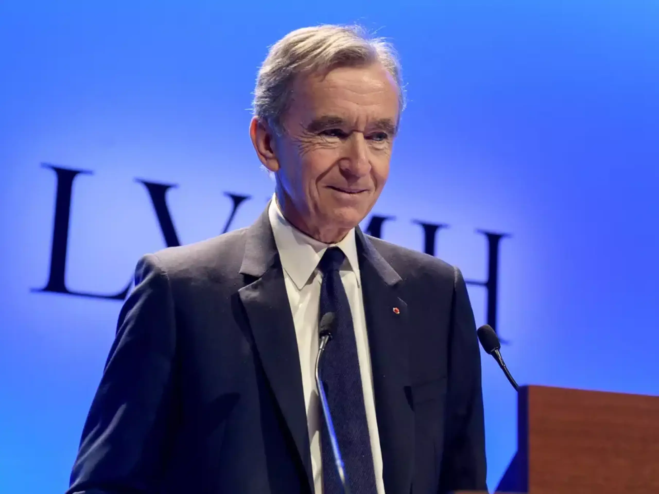 decline wealth richest man bernard arnault