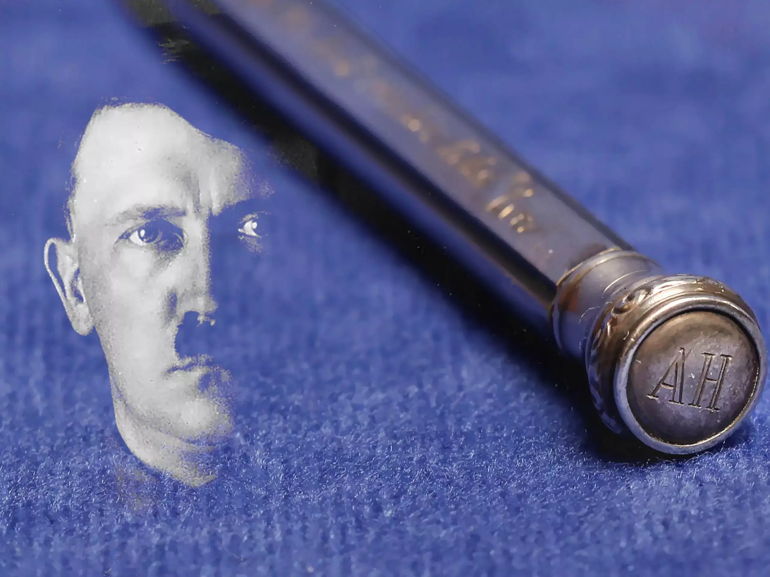 ഹിറ്റ്‌ലറിന്റെ വെള്ളി പൂശിയ പെന്‍സില്‍ ലേലത്തിന്