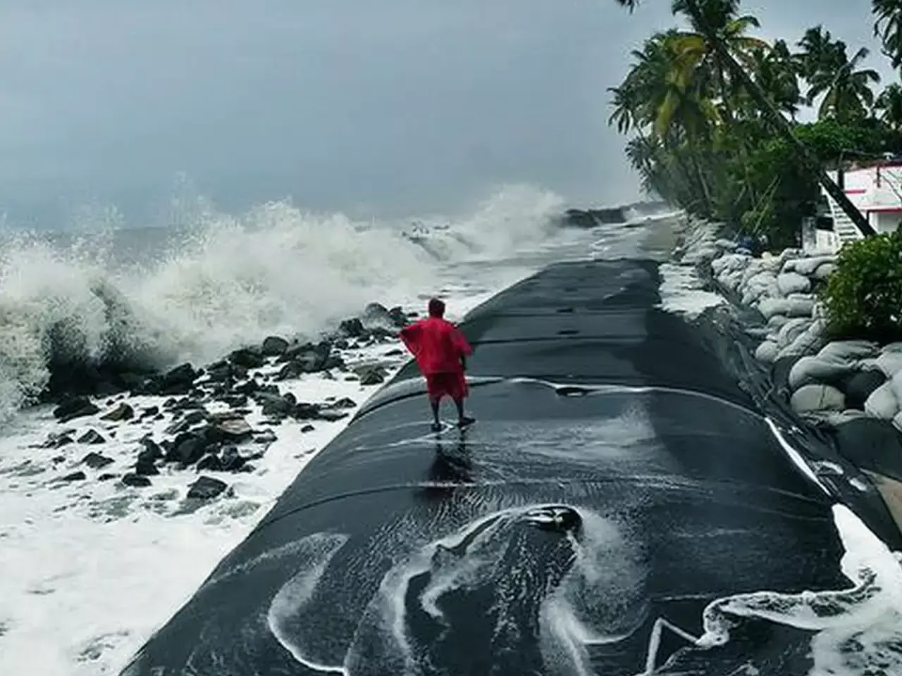 sea storm prevention vypin
