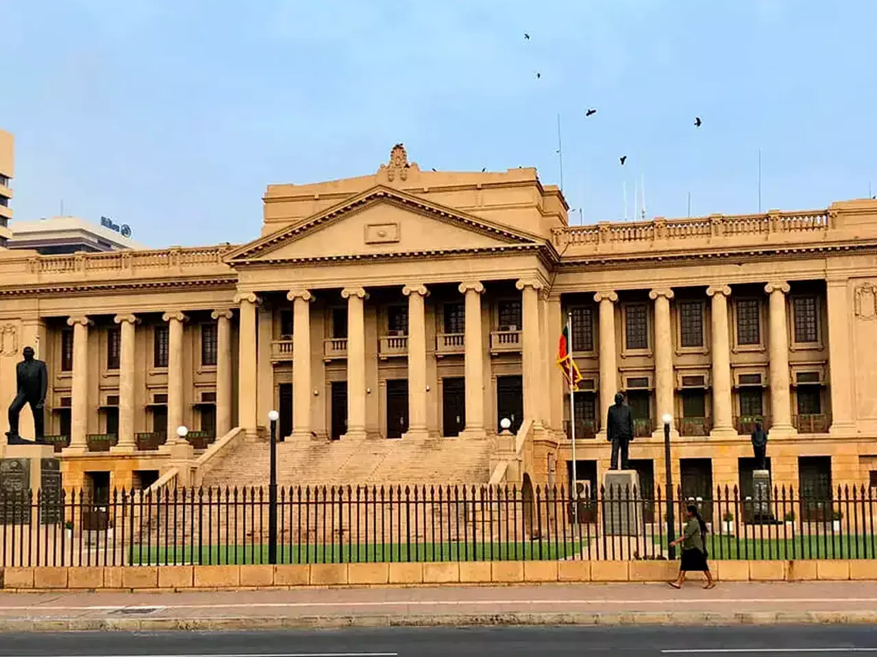 srilankan parliament to set up debt restructuring