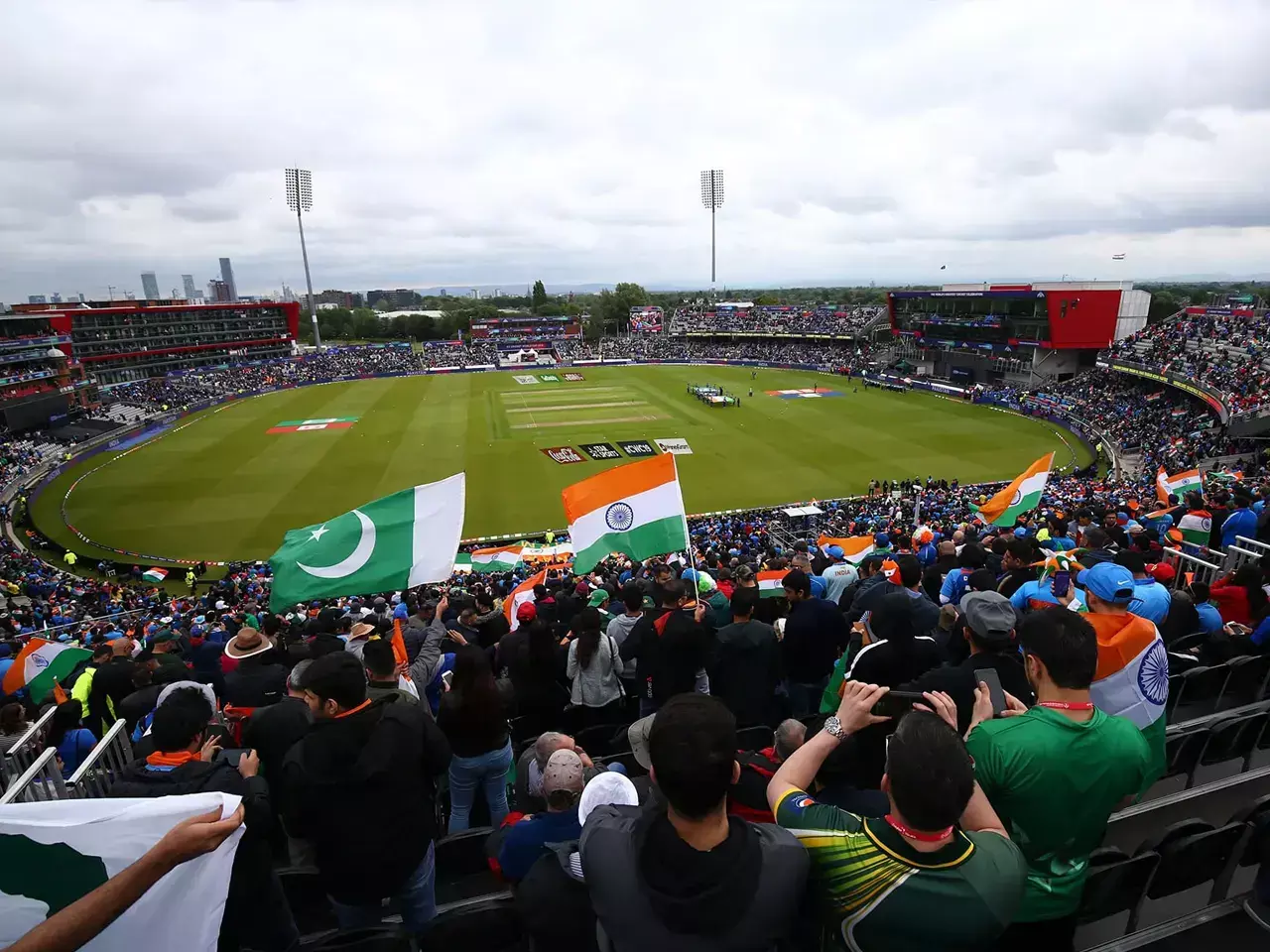 ahmedabad hotel room rent up to 1 lakh because cricket