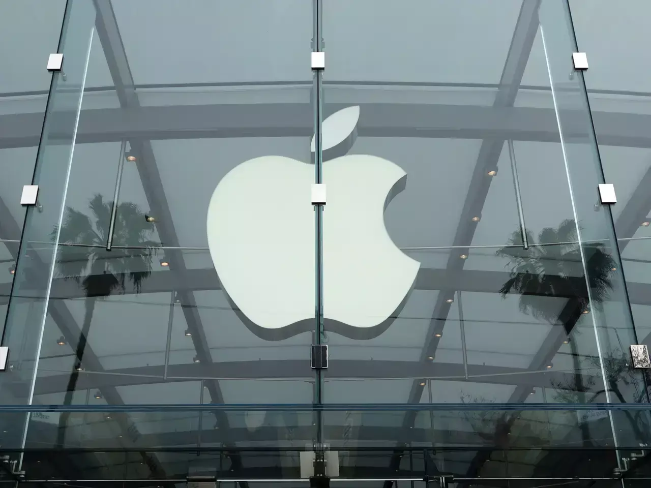 വിപണി മൂല്യത്തില്‍ $3 ട്രില്യണ്‍ കടന്നു; വാള്‍സ്ട്രീറ്റില്‍ ചരിത്രമെഴുതി ആപ്പിള്‍