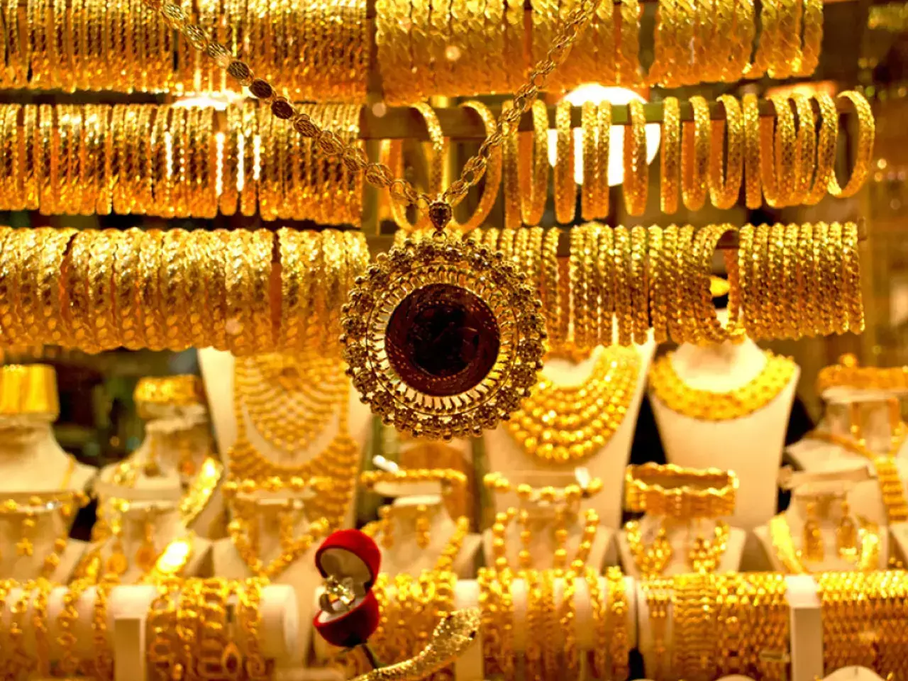 സ്വര്‍ണാഭരണ ഇറക്കുമതിയിലെ നിയന്ത്രണം സെസുകള്‍ക്ക് ബാധകമല്ല