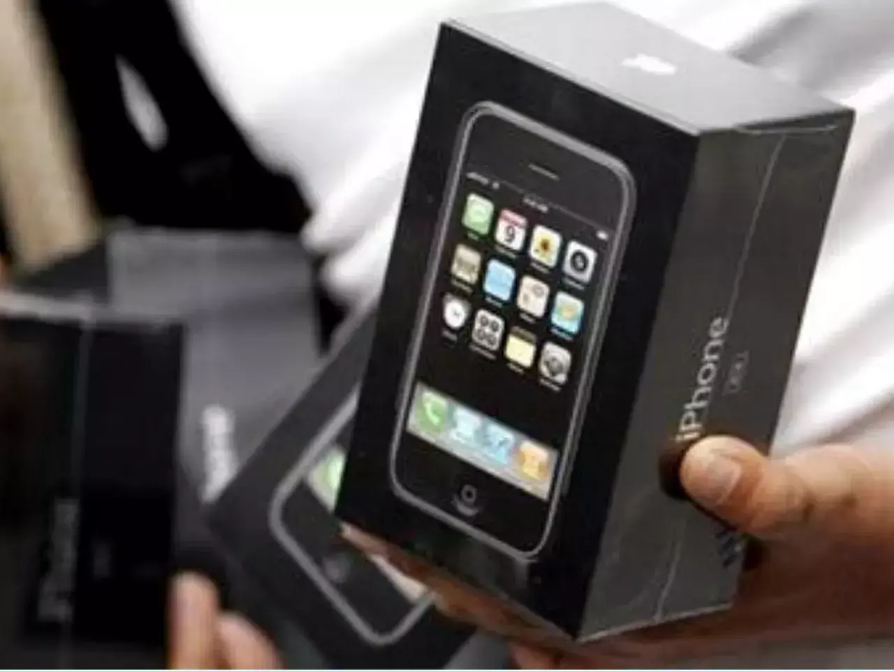 1.3 crore for an old unsealed iphone at auction