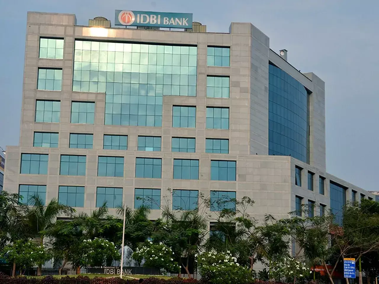 idbi banks net profit up 62%