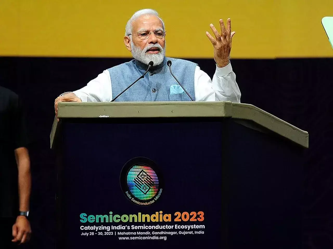 modi says india will provide 50% aid for semiconductor manufacturing