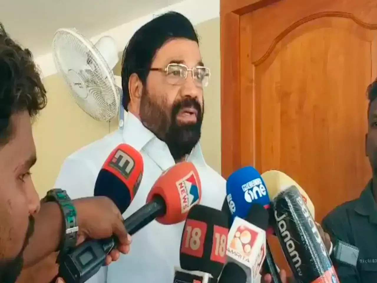 മള്‍ട്ടി സ്റ്റേറ്റ് സഹകരണ നിയമ ഭേദഗതി ഫെഡറല്‍ സംവിധാനത്തെ തകര്‍ക്കും; വി എന്‍ വാസവന്‍