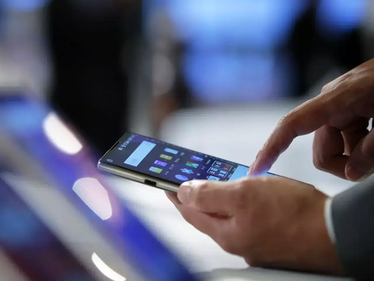 തുടര്‍ച്ചയായ നാലാം പാദത്തിലും സ്‍മാര്‍ട്ട്ഫോണ്‍ ആവശ്യകതയില്‍ ഇടിവ്