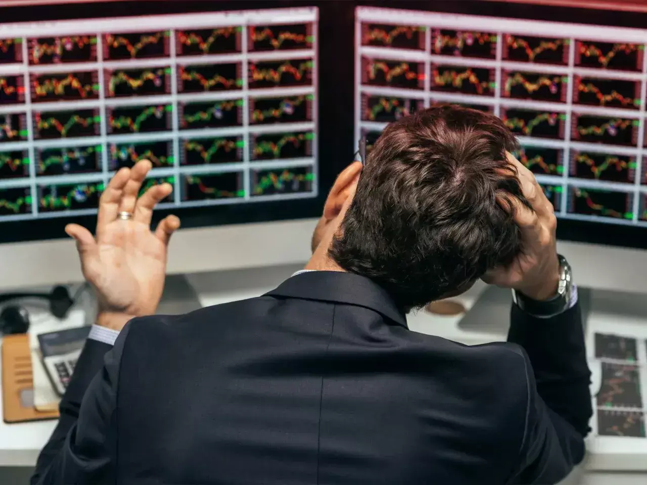 markets settled in the red