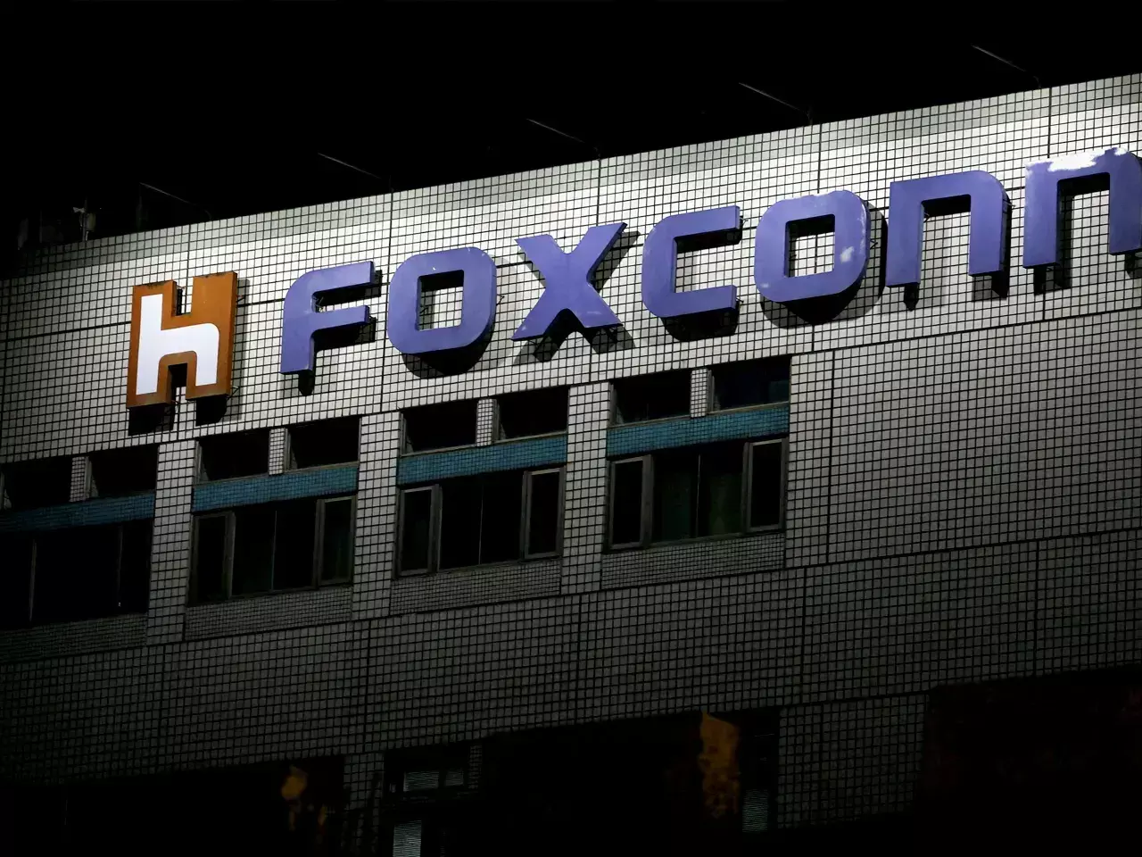 തെലങ്കാനയിൽ ഫോക്‌സ്‌കോണ്‍ 400 ദശലക്ഷം   ഡോളര്‍  കൂടി നിക്ഷേപിക്കും