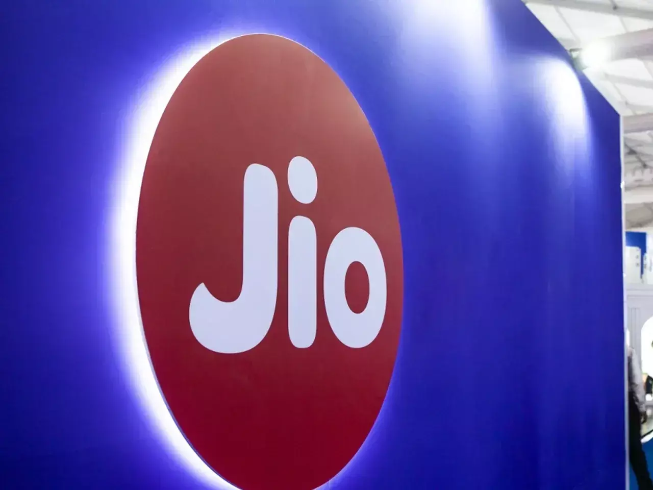 jiofin is also facing selling pressure |jio fin share price | jio financial services
