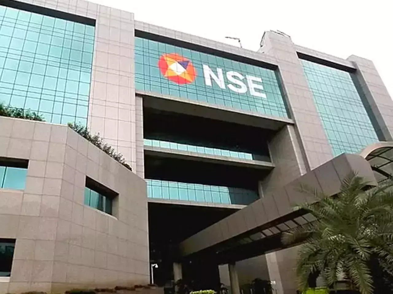 wti crude oil and natural gas futures; nse to introduce options | nse