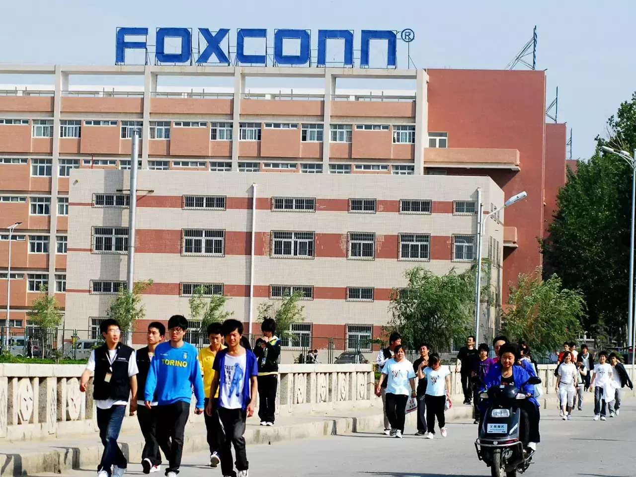 india to double investment, jobs by foxconn