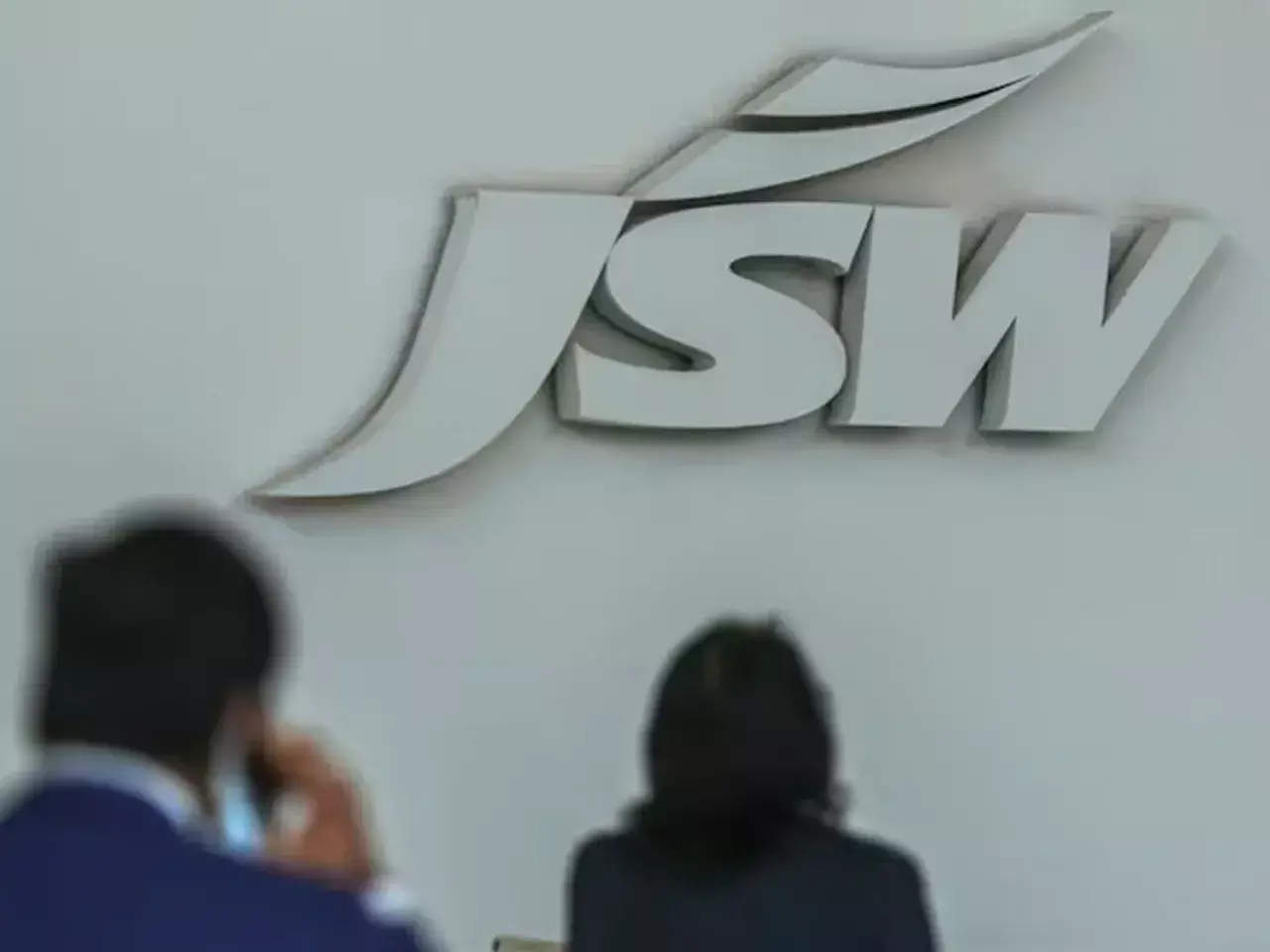 jsw infra to raise 2800 crores