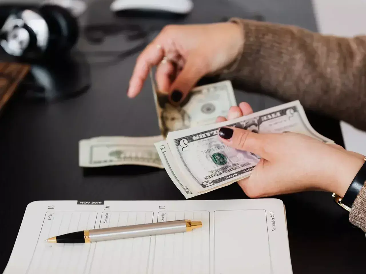 fpis net sales in october were rs 9,800 crore