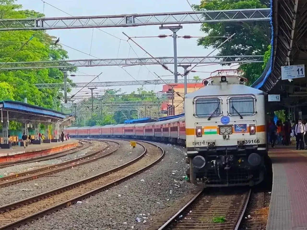 bengaluru-kanyakumari express abolishes three stops