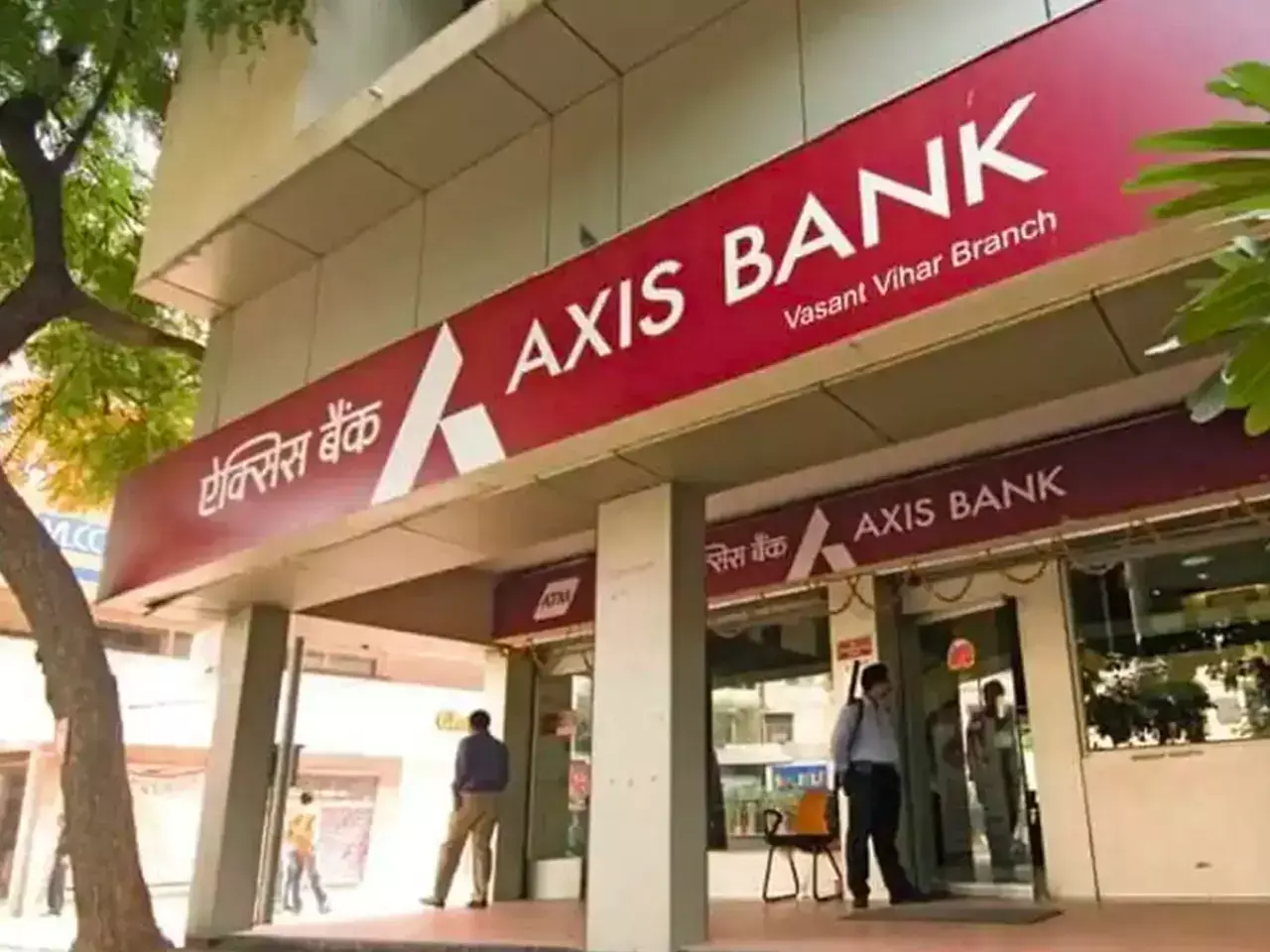 ആക്‌സിസ് ബാങ്കിന്റെ  അറ്റാദാ൦ 10% വർധിച്ചു 5,863 കോടി , അറ്റ പലിശ വരുമാനം 19% ഉയര്‍ന്നു