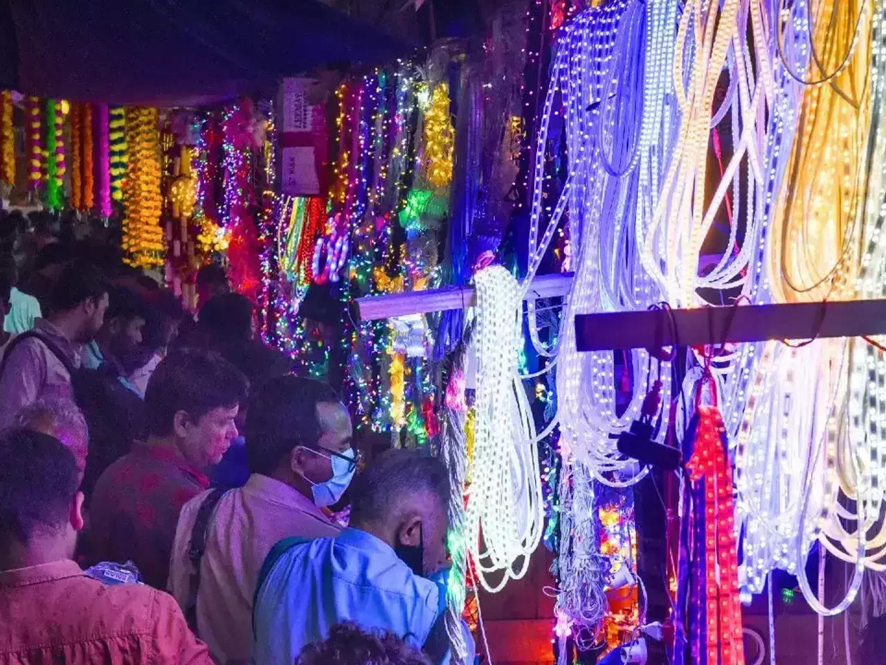 Indias festival season to bring some cheer to economy, say economists: Poll