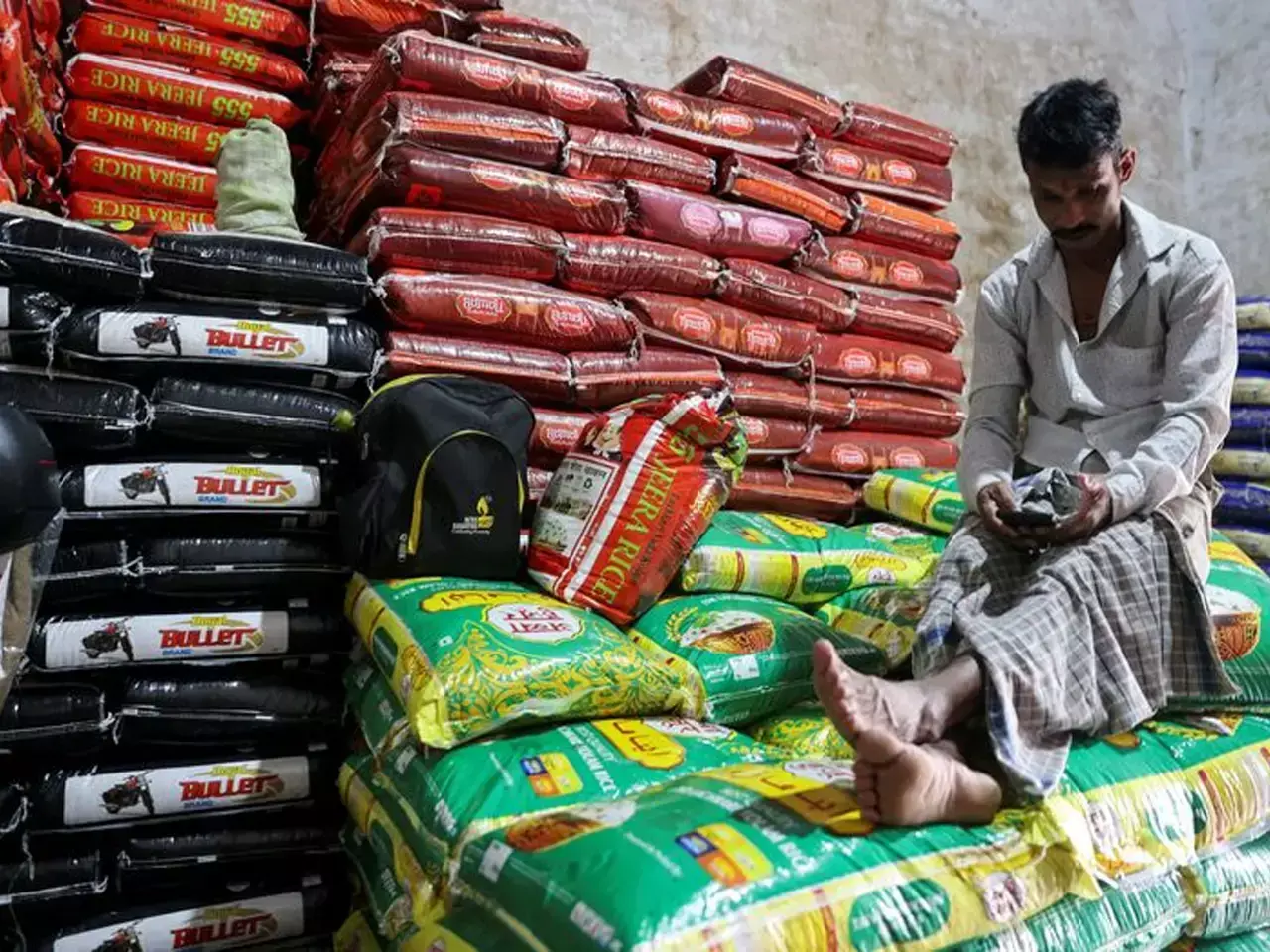 floor price of basmati rice is slightly lower at $950 per tonne