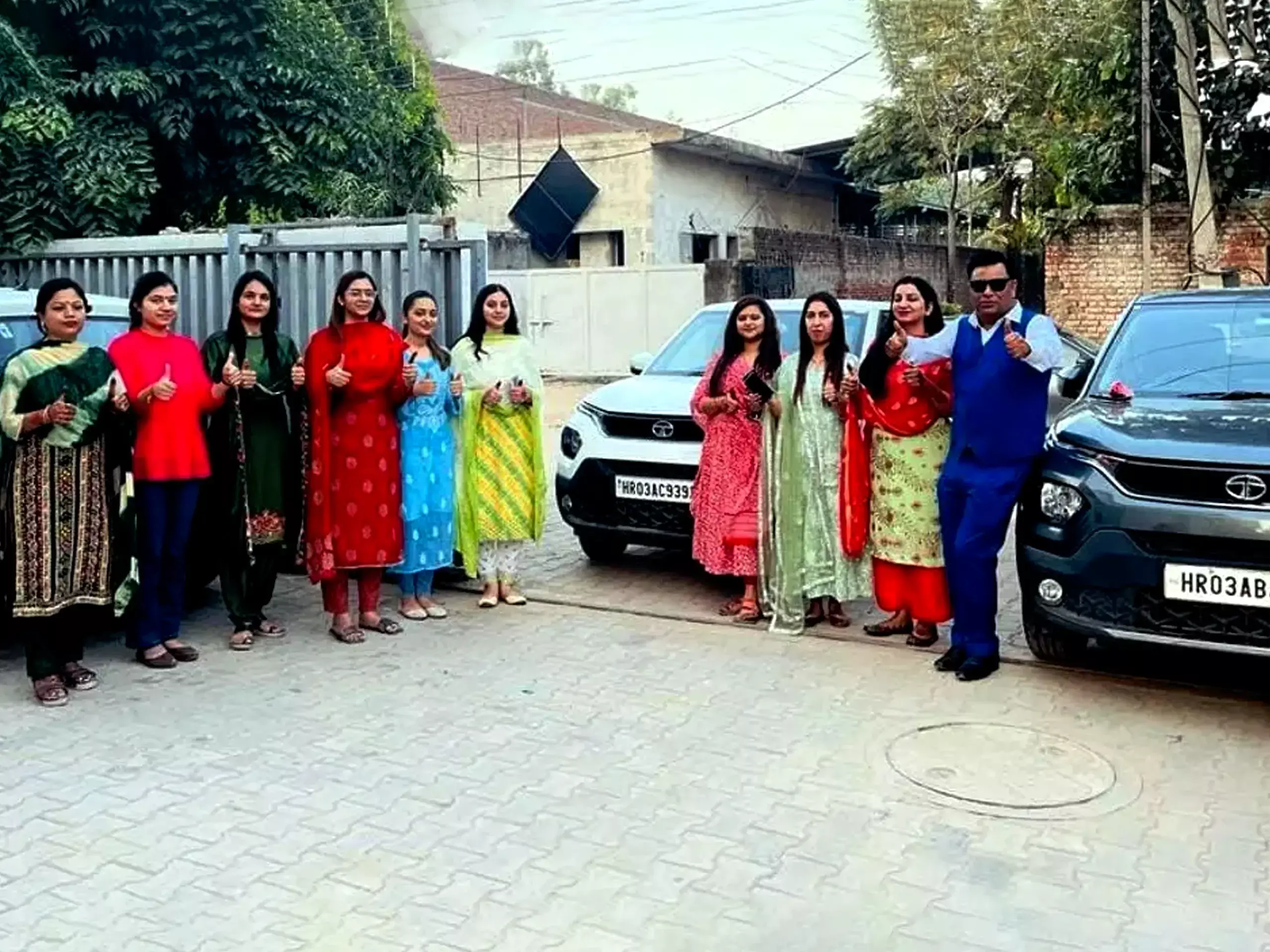 The boss kept his promise and gifted SUVs to the employees on Diwali