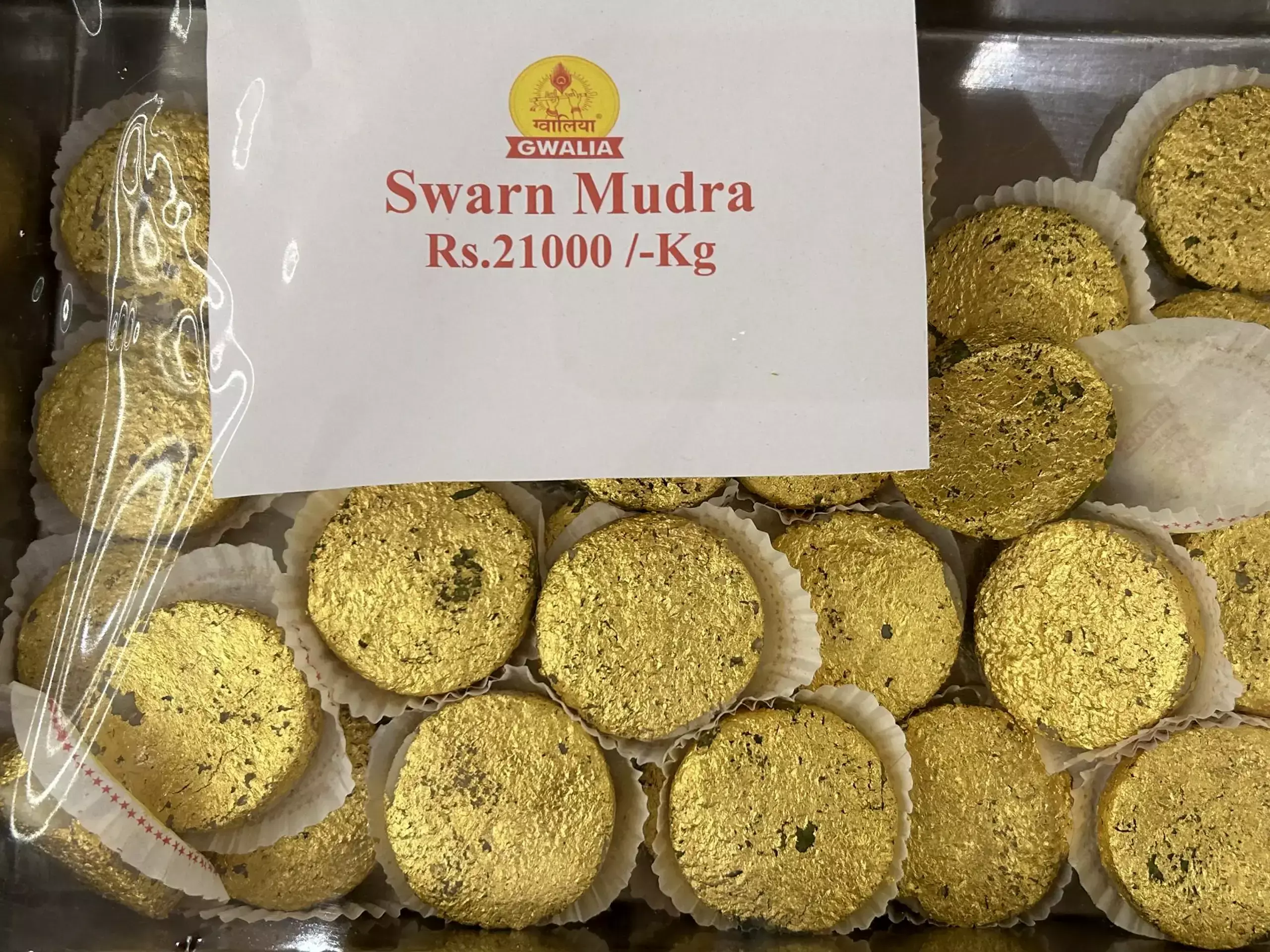 gold is not just for jewelry, for dessert too