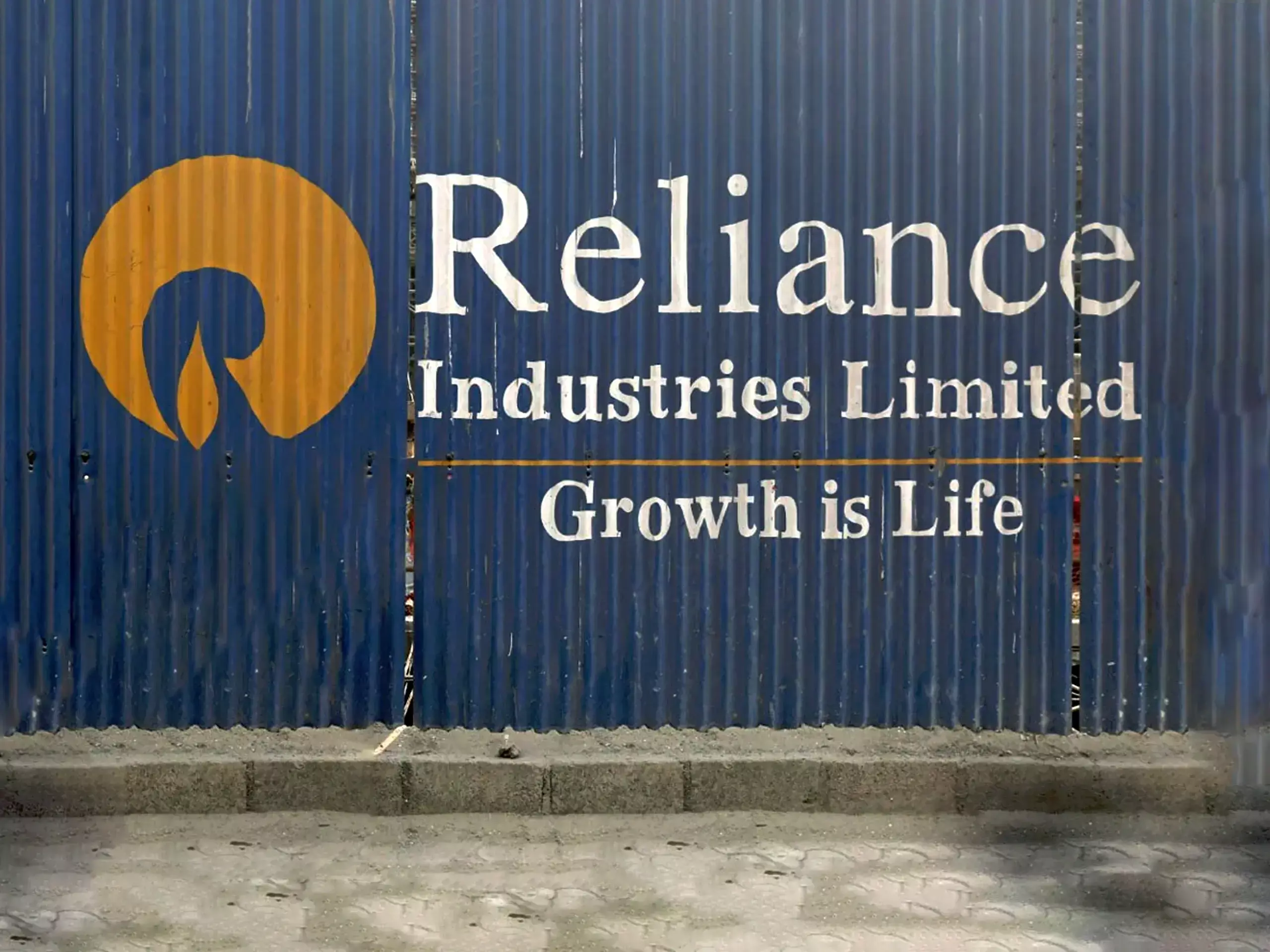 Reliance will raise Rs 20,000 crore through bonds Reliance will raise Rs 20,000 crore through bonds