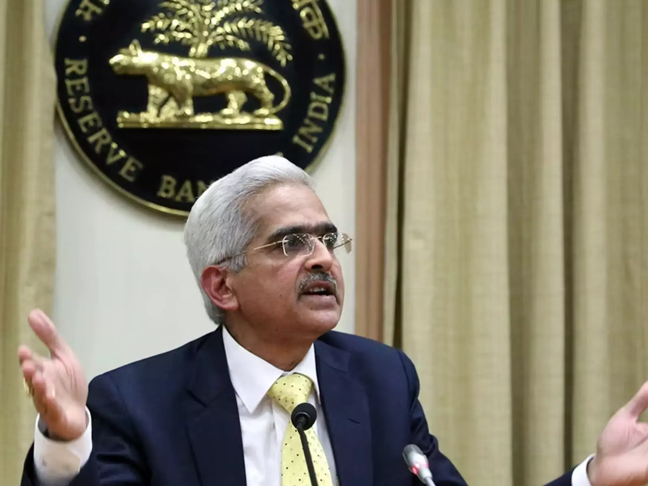rbi governor warns against price hike