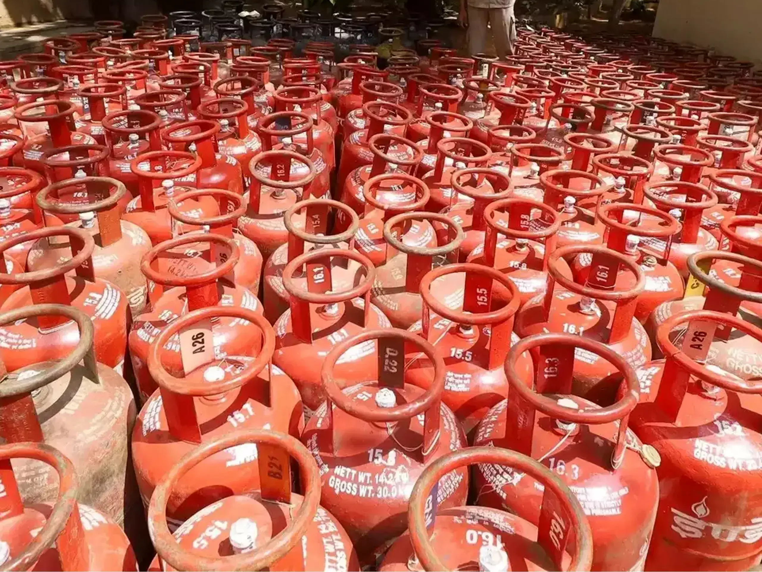 ujjwala, bjp will increase subsidy rs450 per cylinder