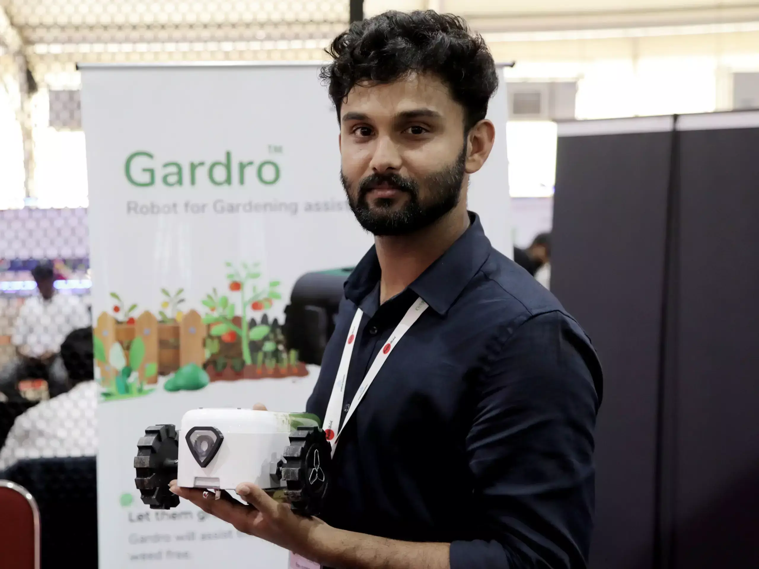 Robots in Huddle Global