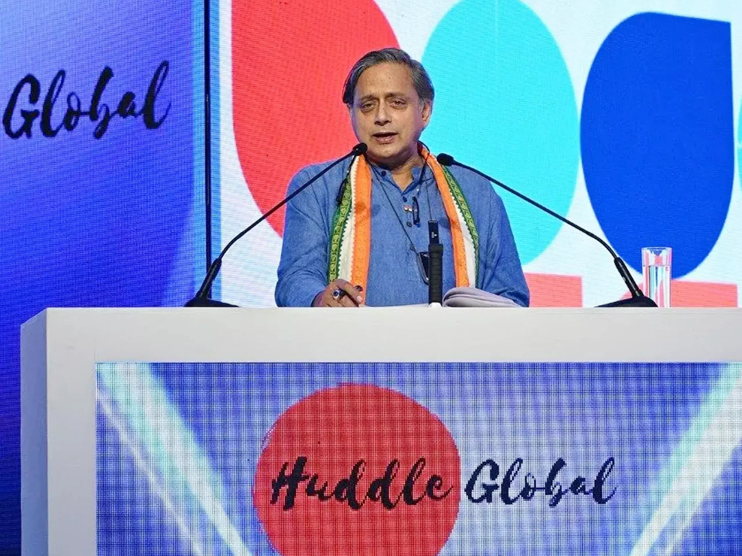 businessmen should be ready to help startups, tharoor