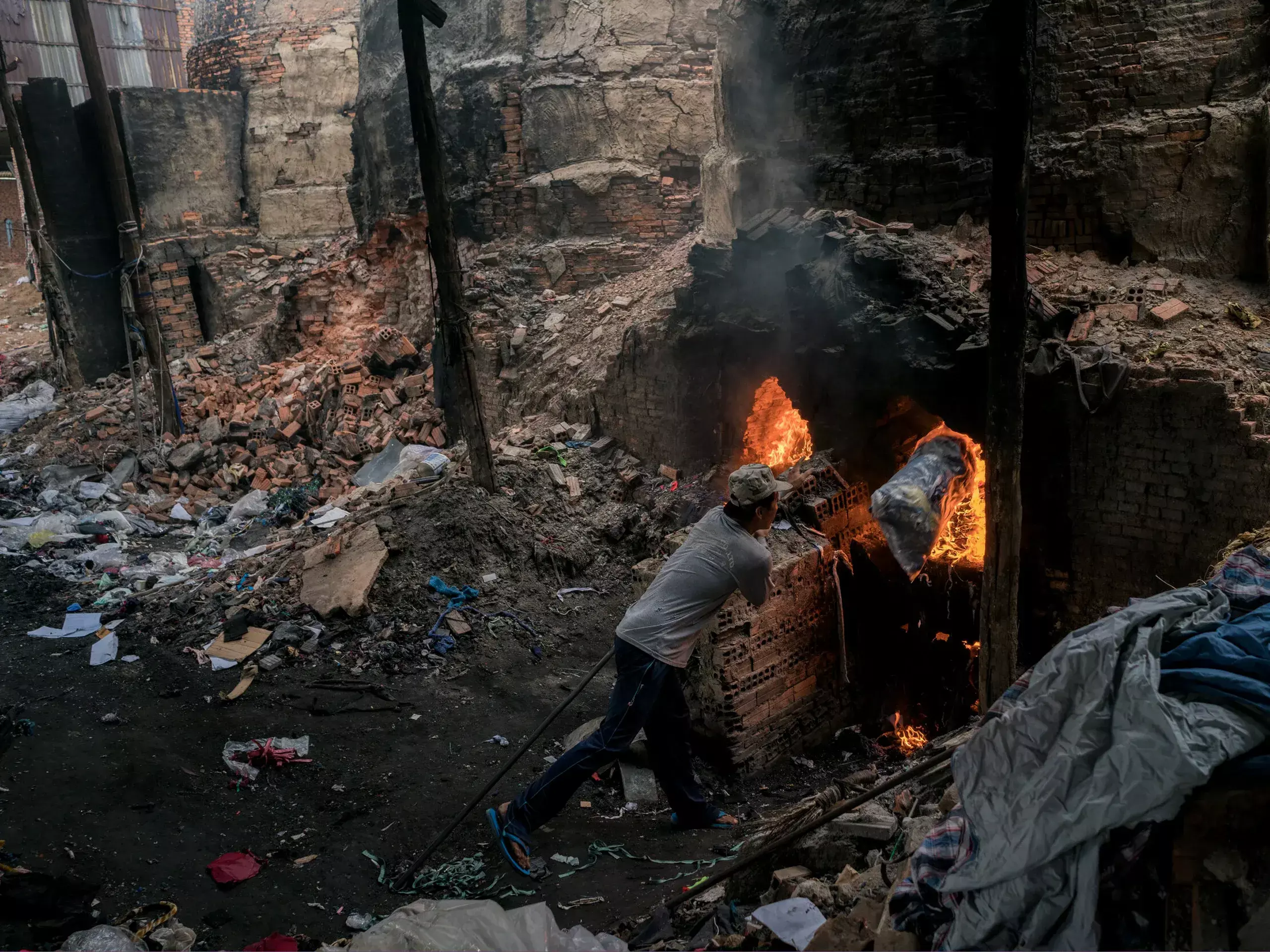 19 big brands waste fuels cambodias brick kilns