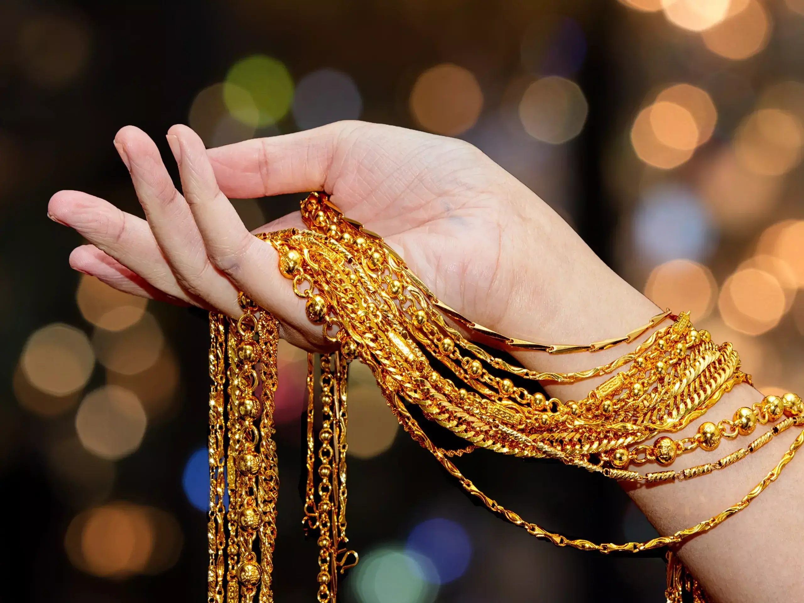 gold price crossed 46000