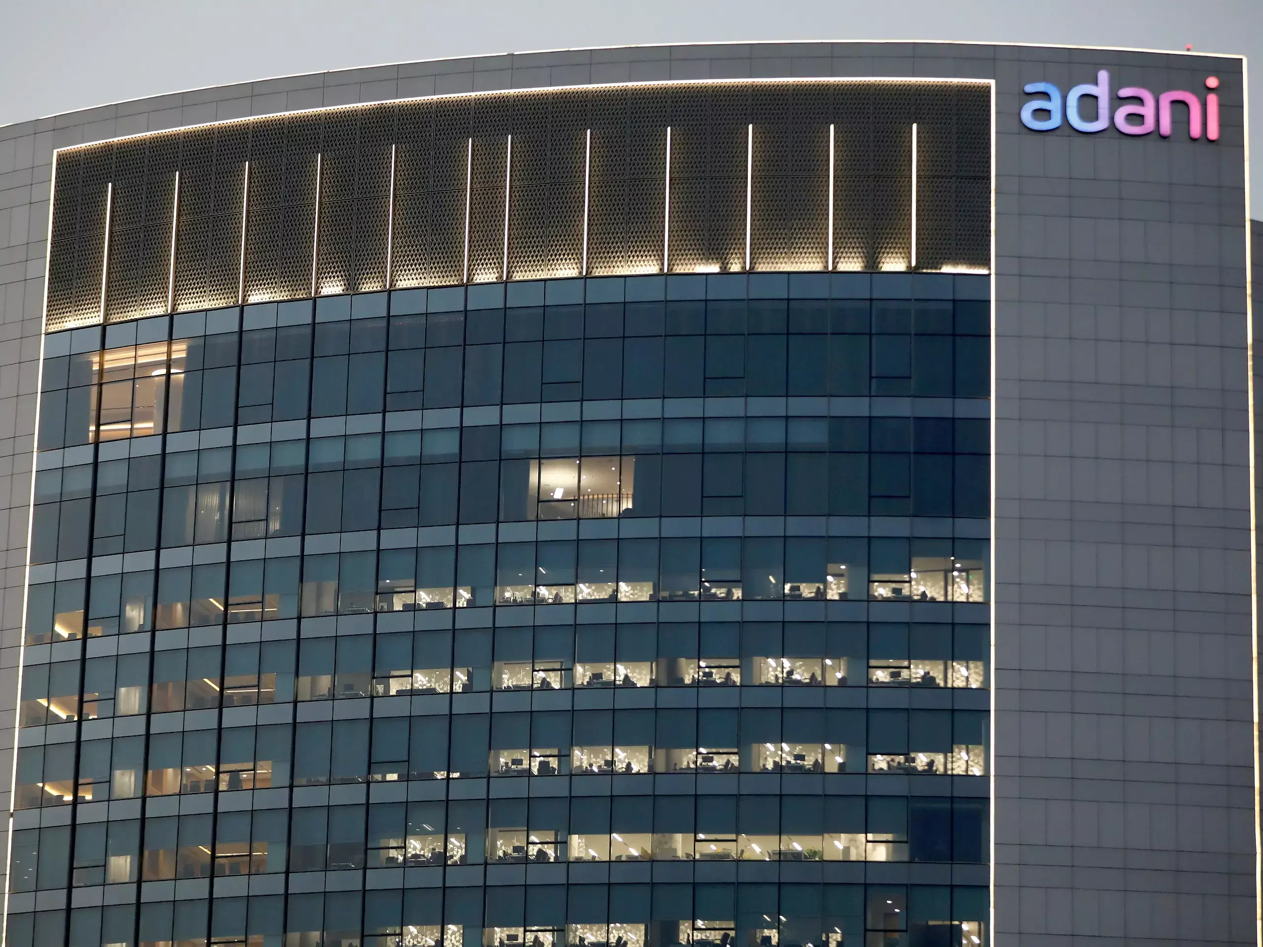 6 companies of Adani group are issuing bonds