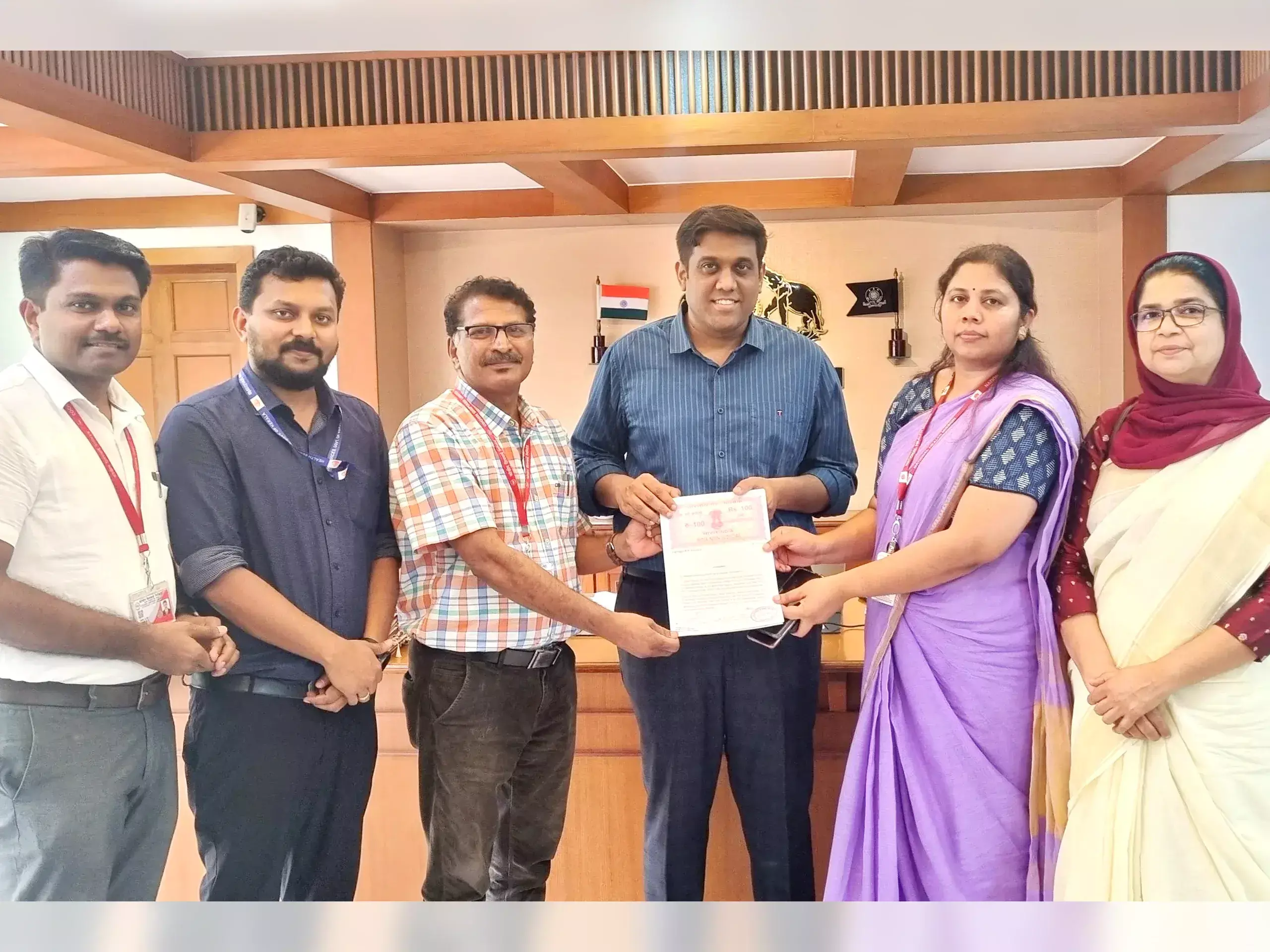 kochin shipyard handed over rs24 lakhs for campaign against tuberculosis