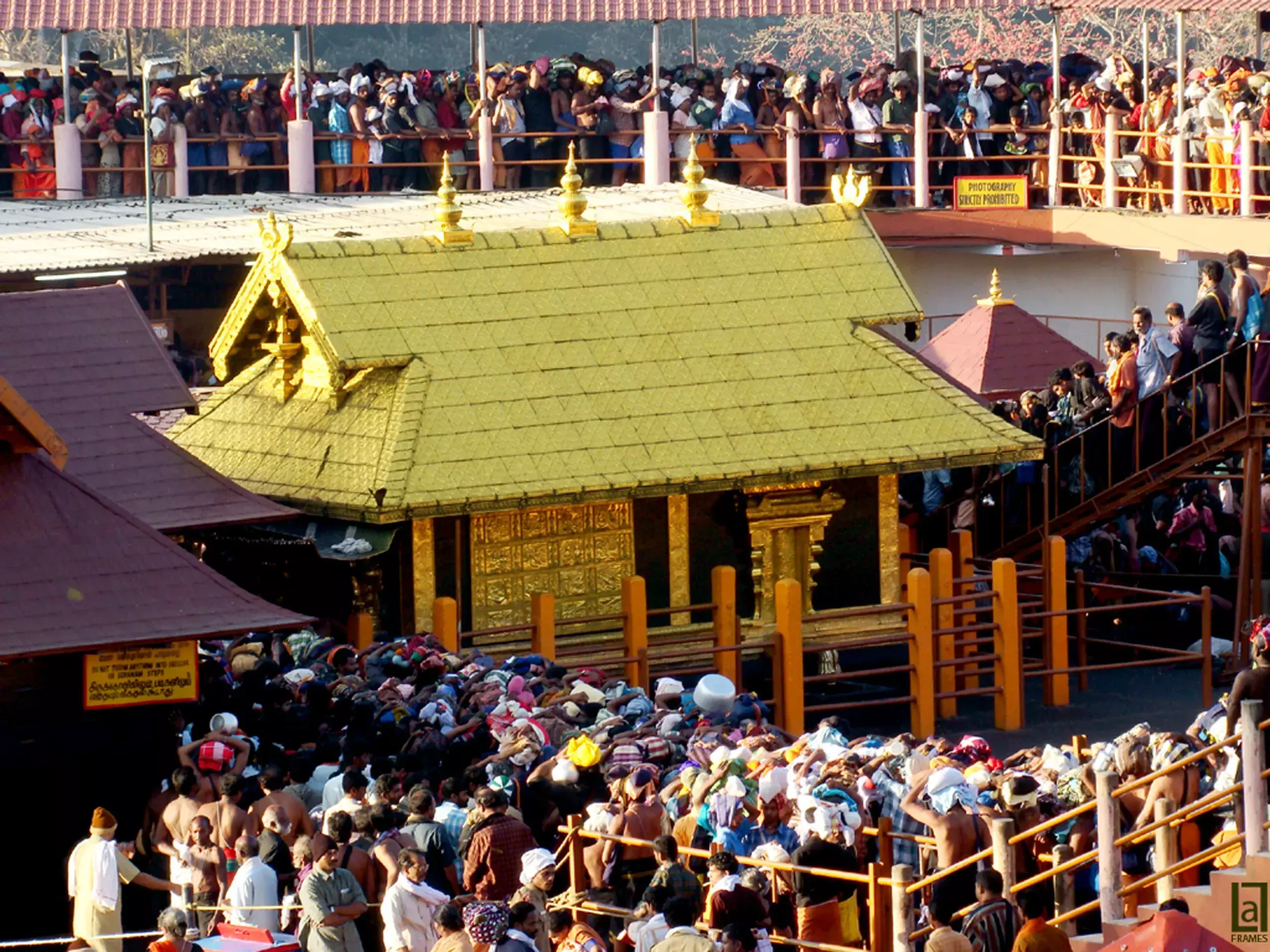 devotees decrease, 20 crore shortfall in sabarimala festival so far