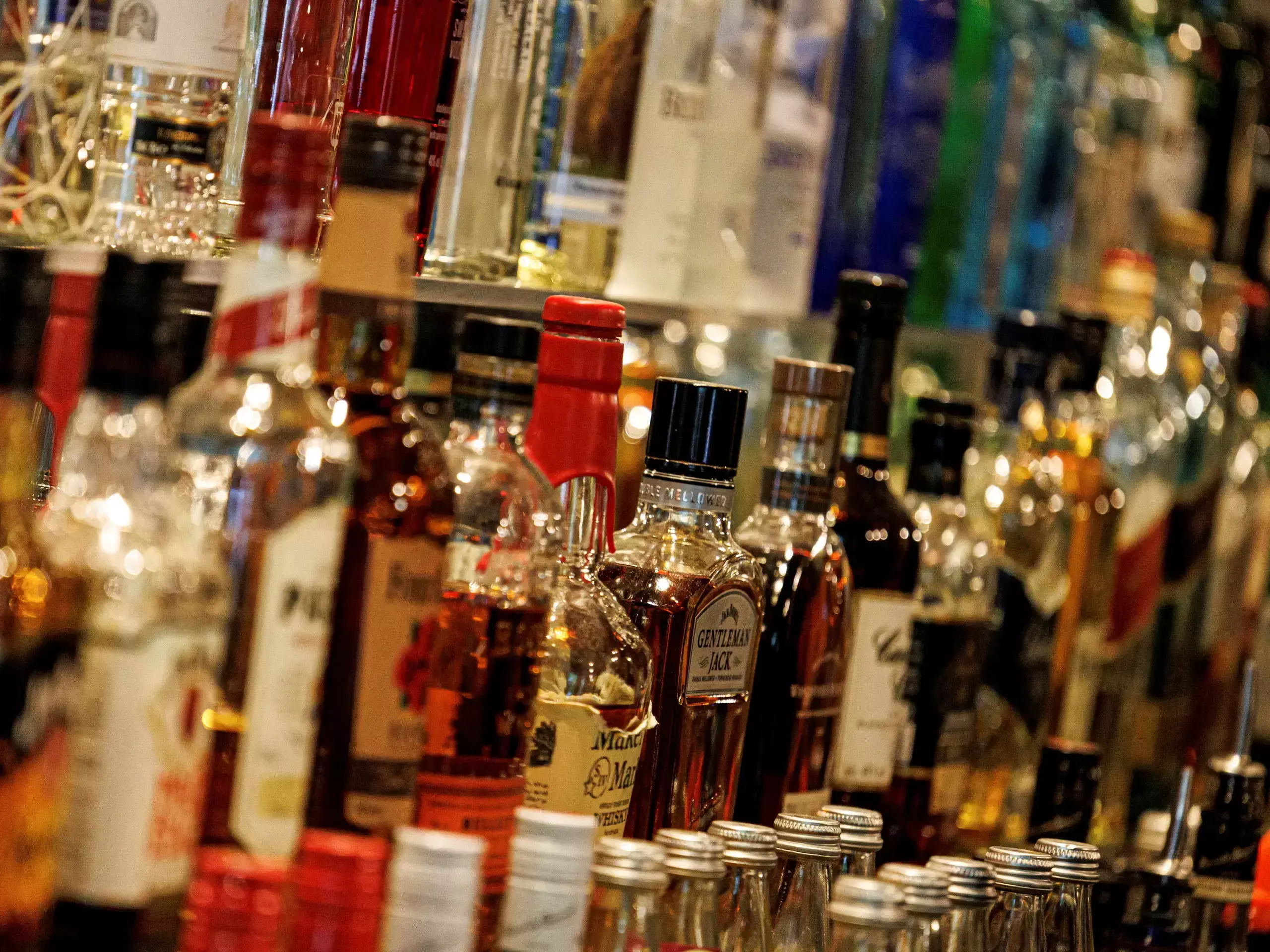 കടമ്പകൾ അനവധി; എങ്കിലും ഇന്ത്യന്‍ സ്പിരിറ്റിന് വിദേശത്ത്  പ്രിയമേറുന്നു