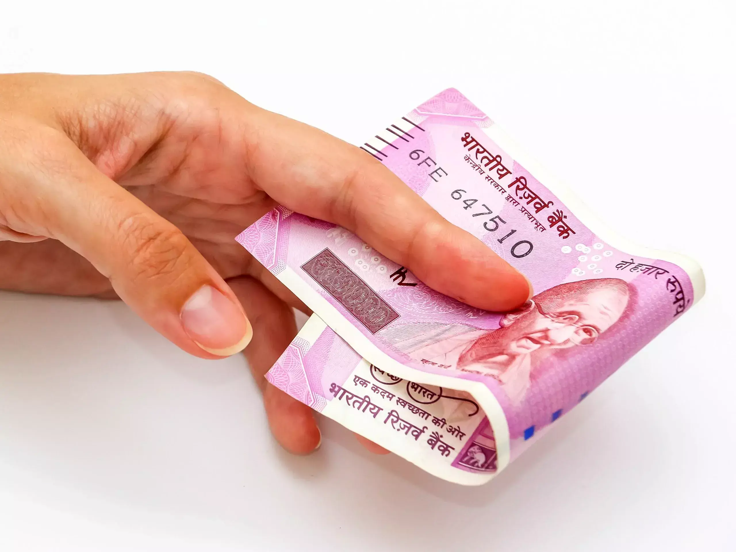 9,330 crores to be returned, only 97.38% of 2000 notes returned