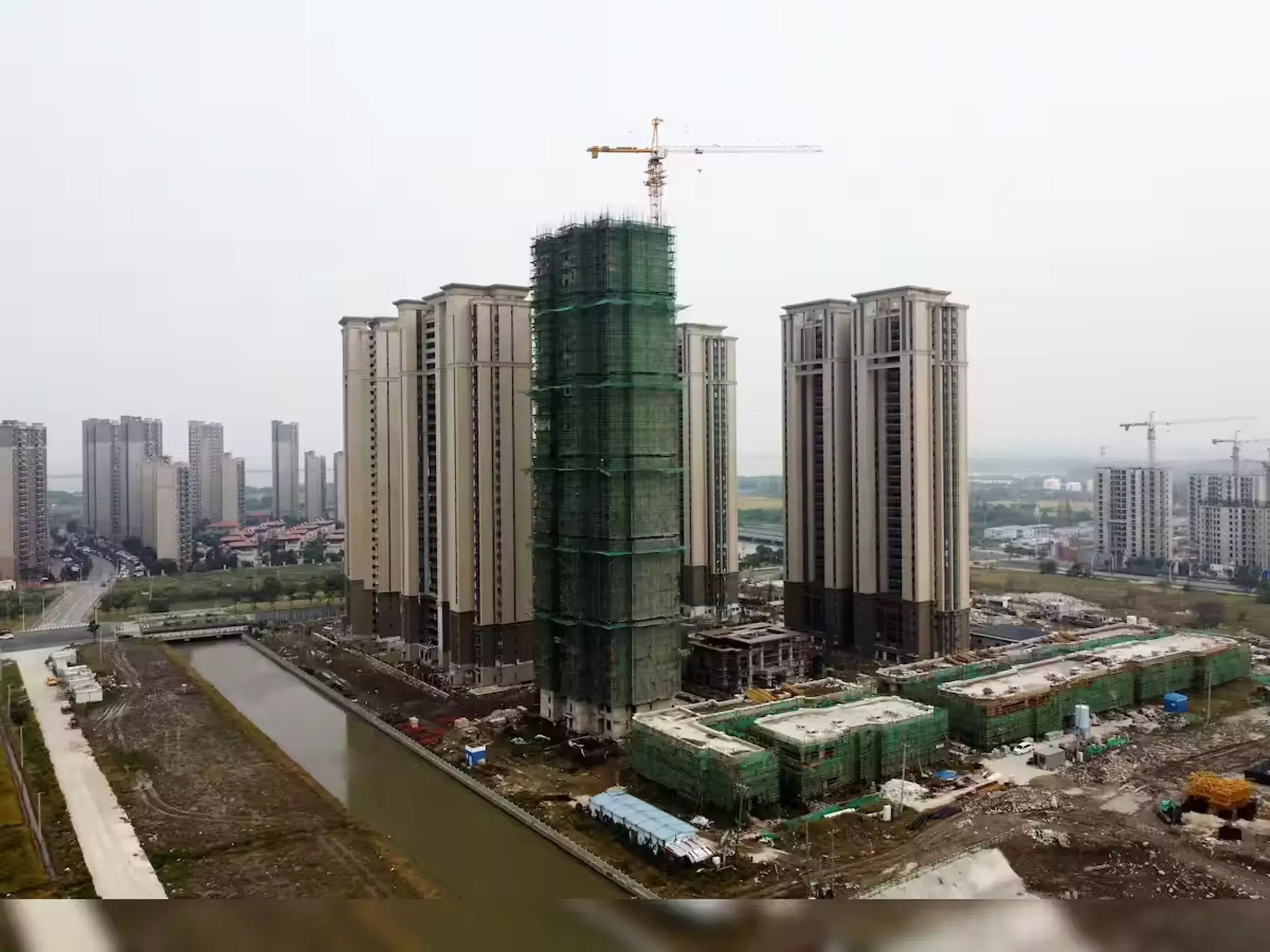 increase in sales bookings for macrotech developers